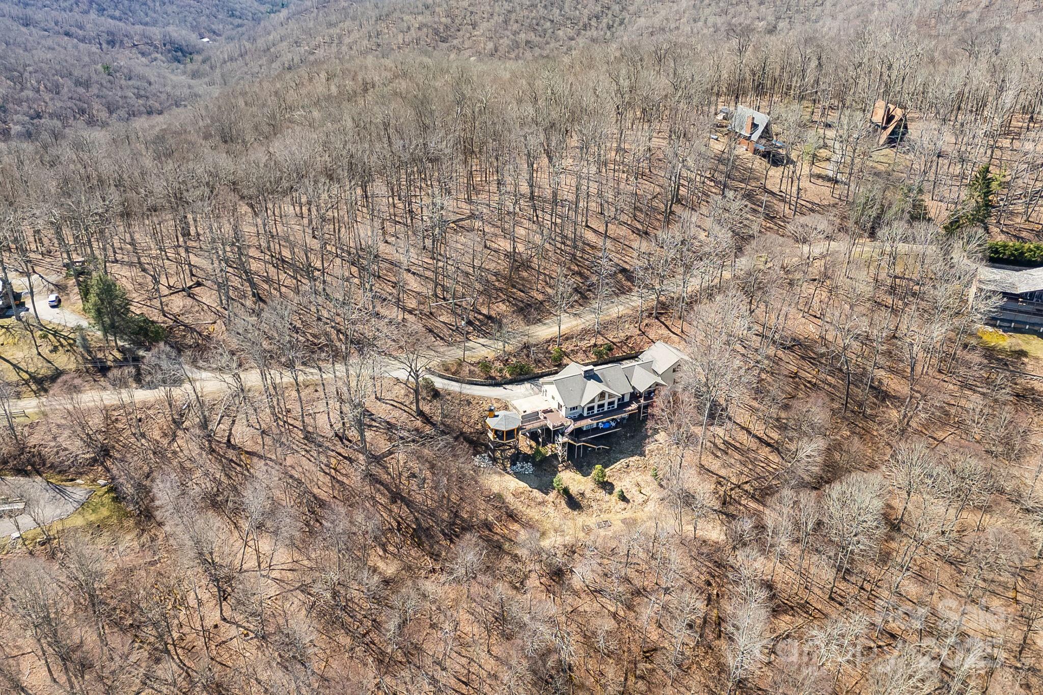 917 & 918 Upper Haw Drive Property Photo 8