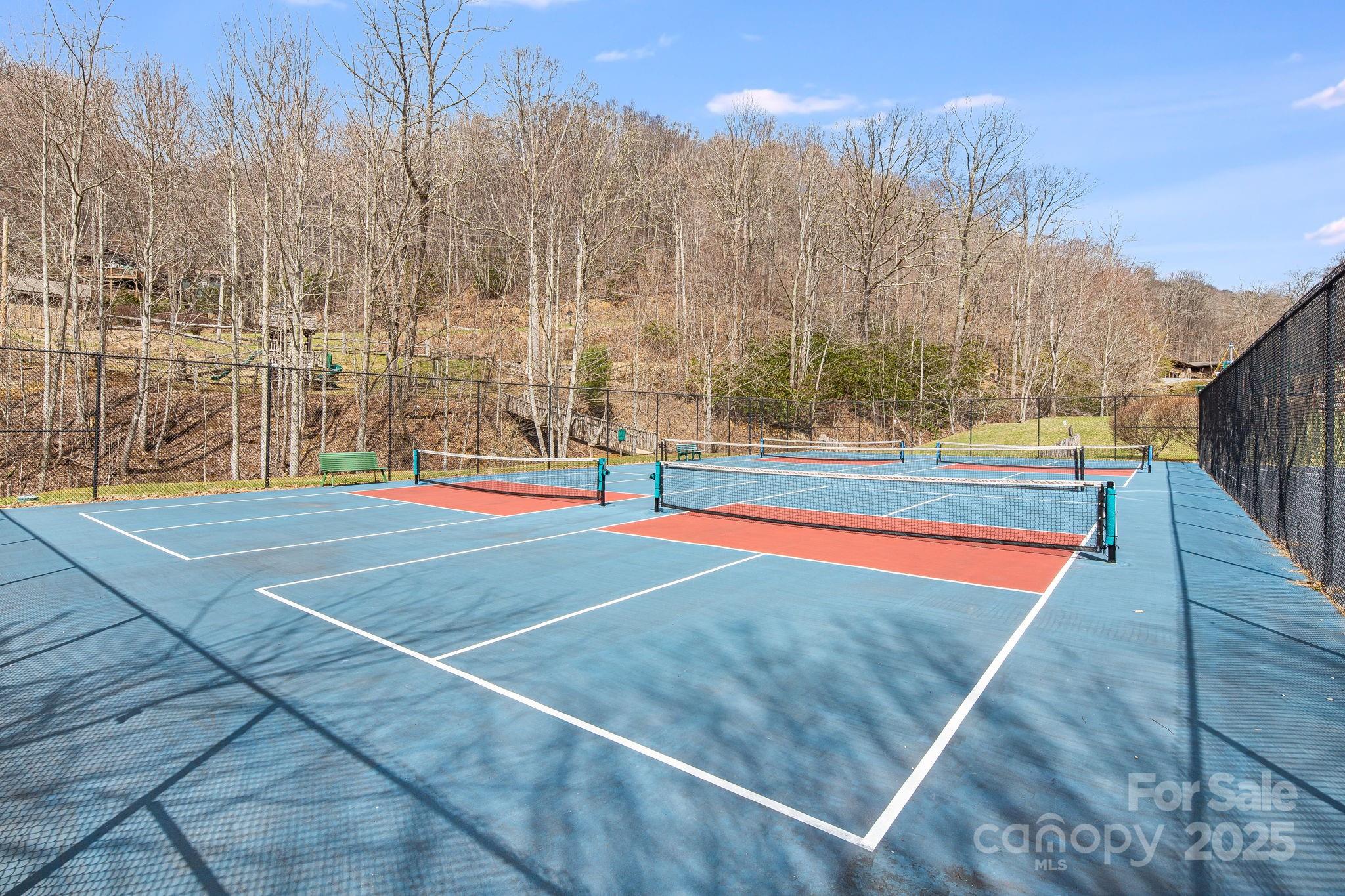 917 & 918 Upper Haw Drive Property Photo 37