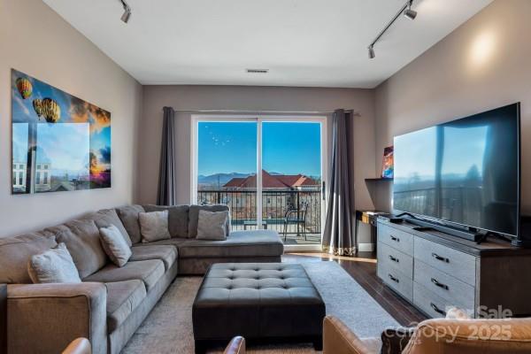 45 Asheland Avenue 500 Property Photo 2