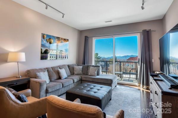 45 Asheland Avenue 500 Property Photo 3