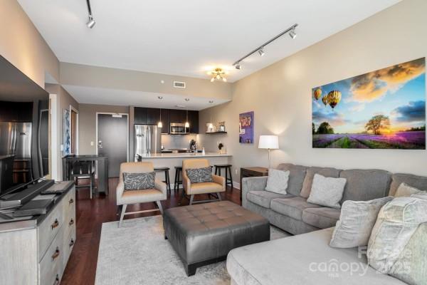 45 Asheland Avenue 500 Property Photo 5