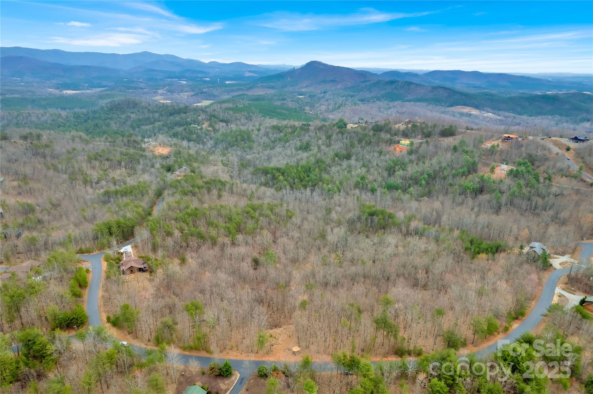 384 Woodgate Drive Property Photo 14