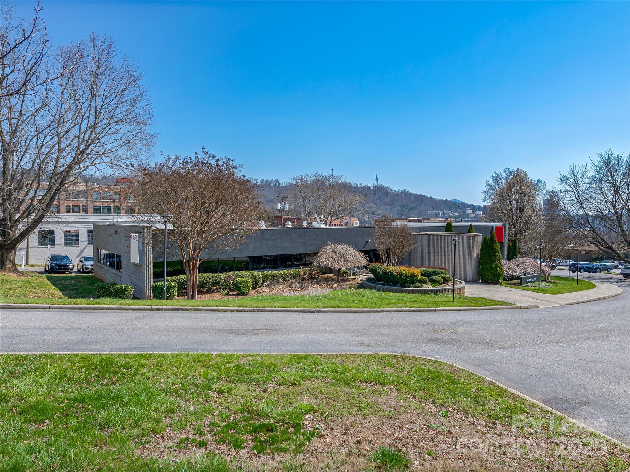 86 Asheland Avenue Property Photo 1