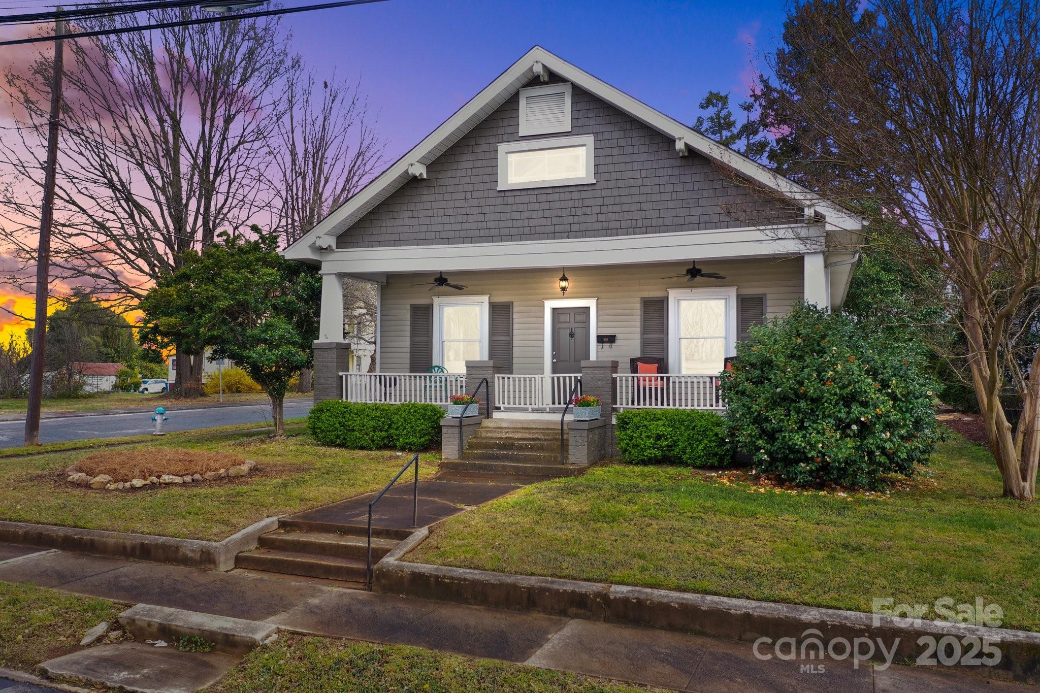 329 N Ellis Street Property Photo