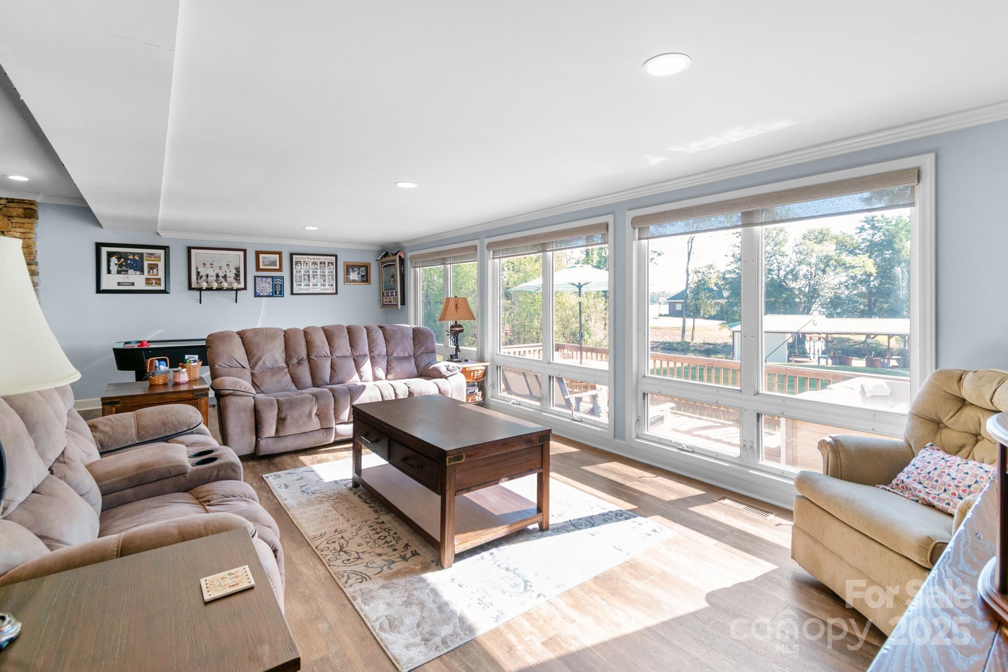 421 Tranquil Bay Circle Property Photo 9