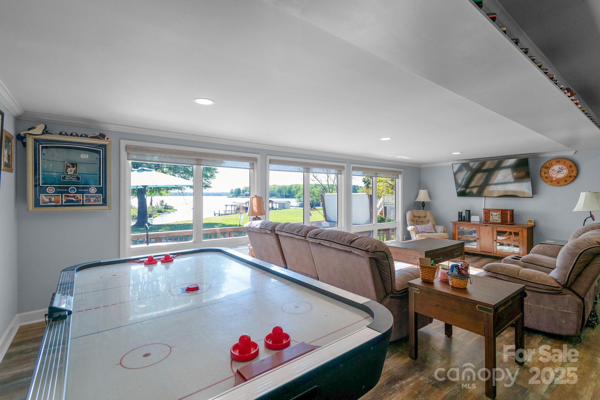 421 Tranquil Bay Circle Property Photo 13
