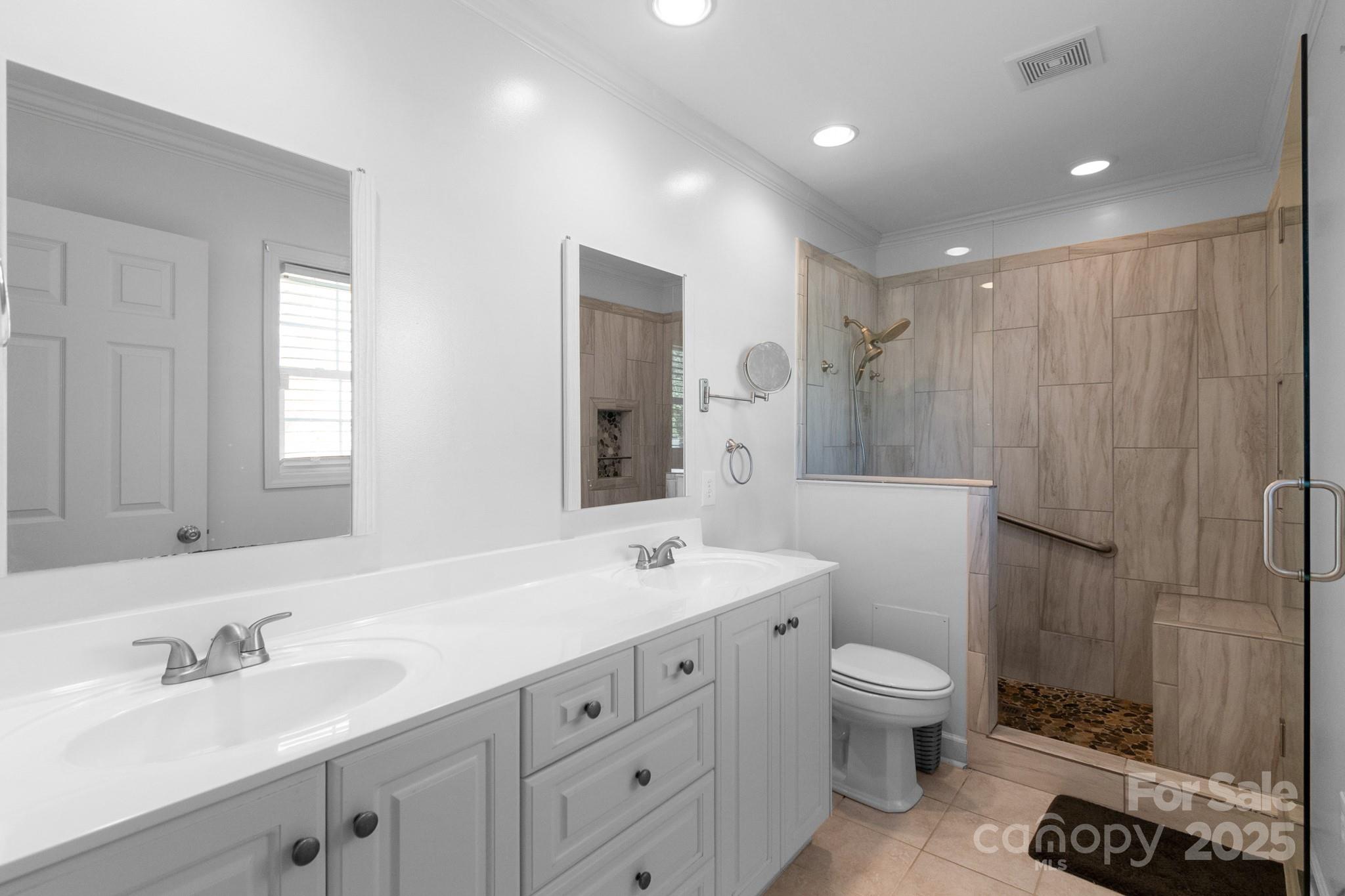 421 Tranquil Bay Circle Property Photo 27