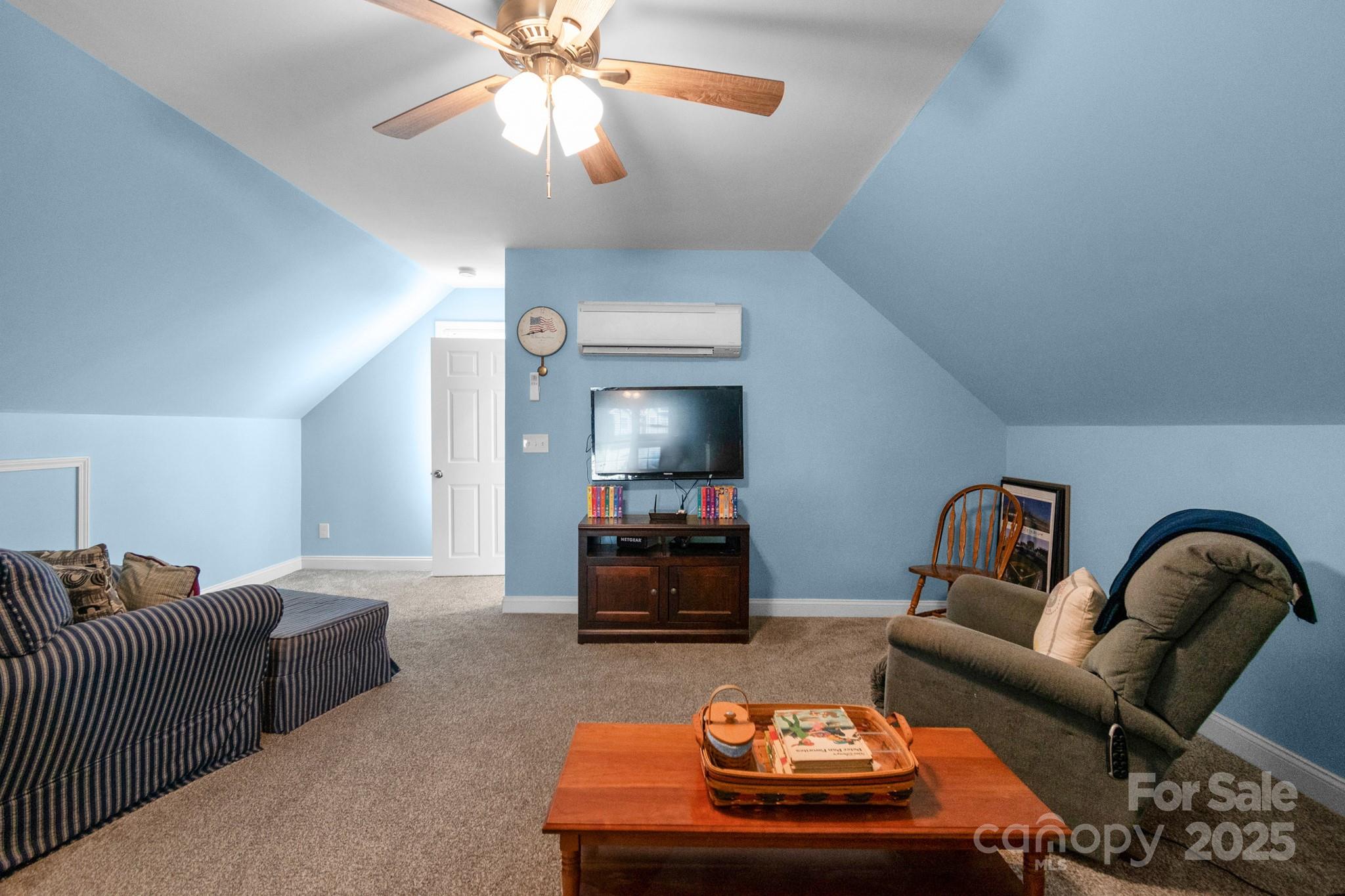 421 Tranquil Bay Circle Property Photo 28