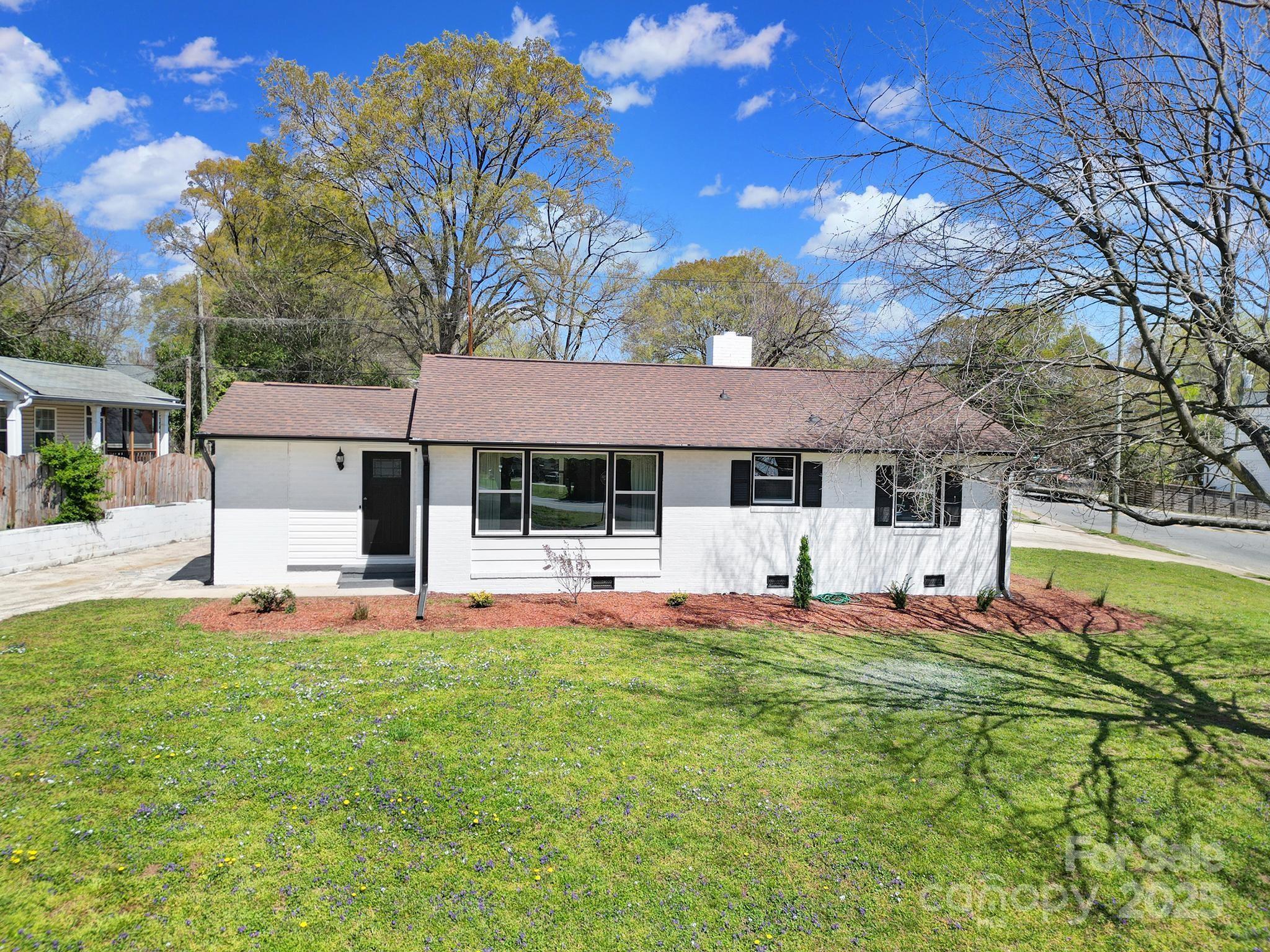 2301 Shamrock Drive Property Photo