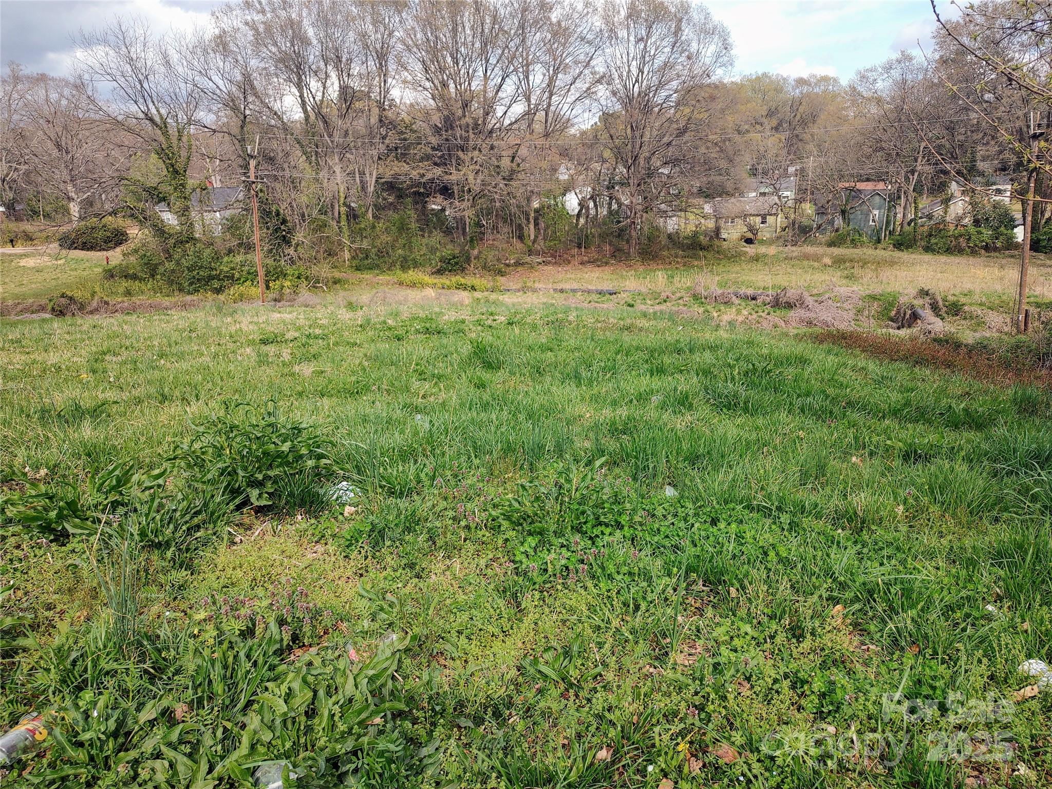 412 S Hill Street Property Photo