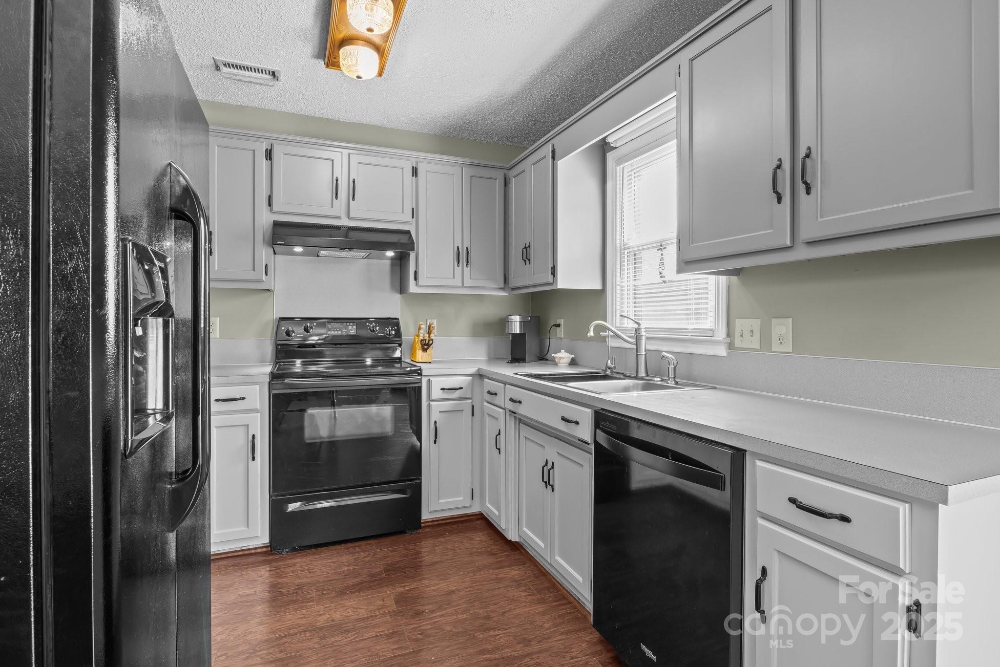 8260 Graham Road Property Photo 10