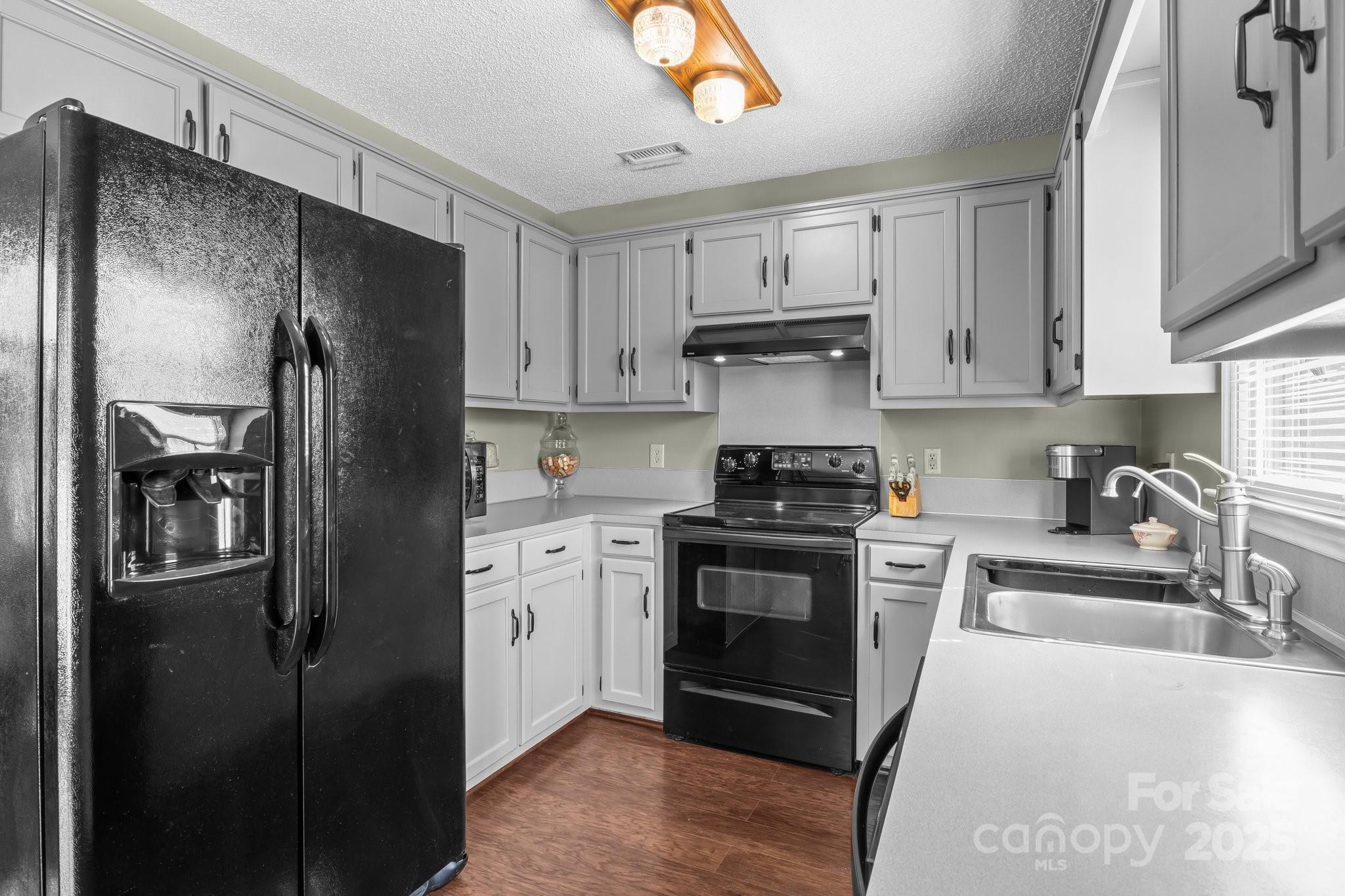 8260 Graham Road Property Photo 12