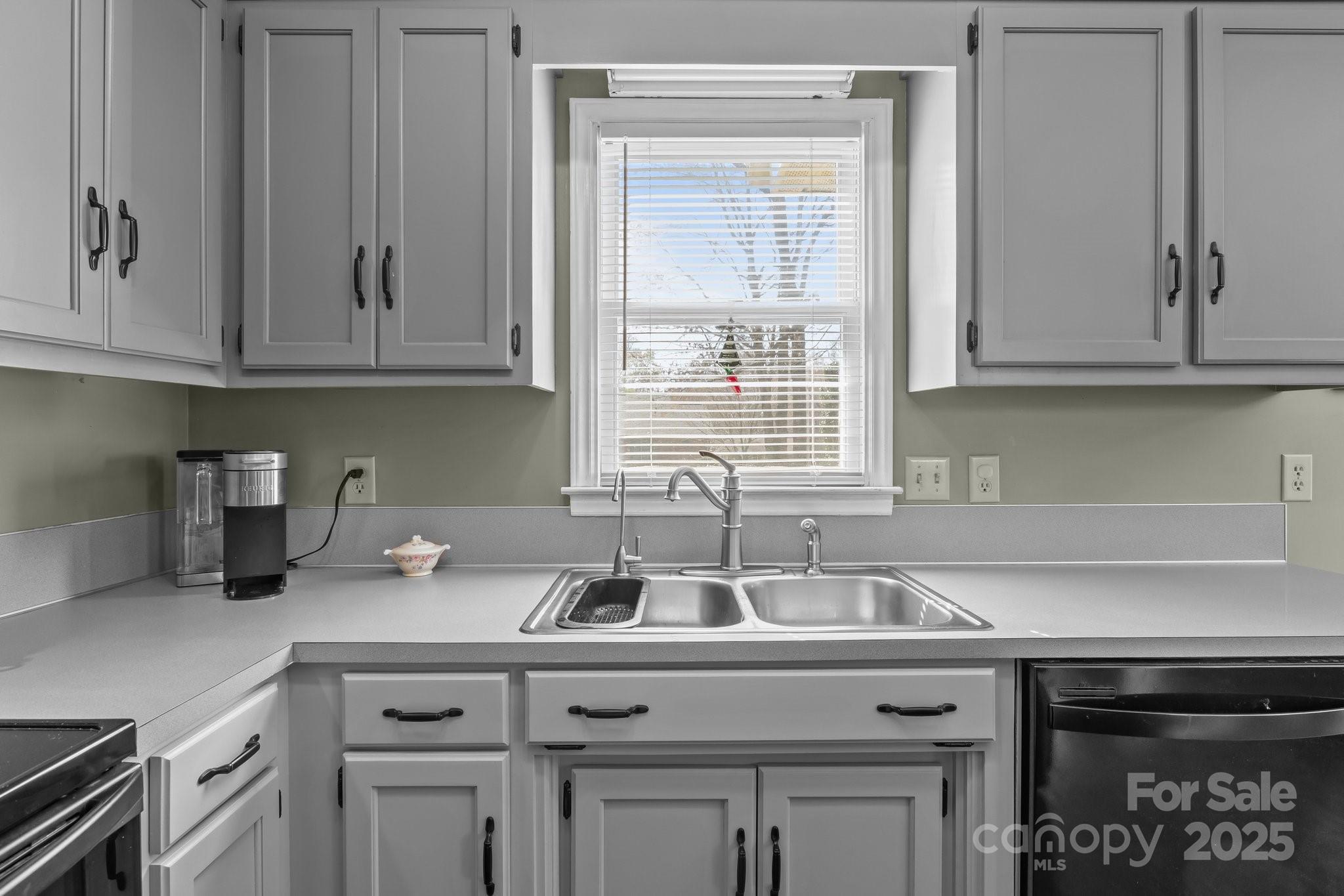 8260 Graham Road Property Photo 14