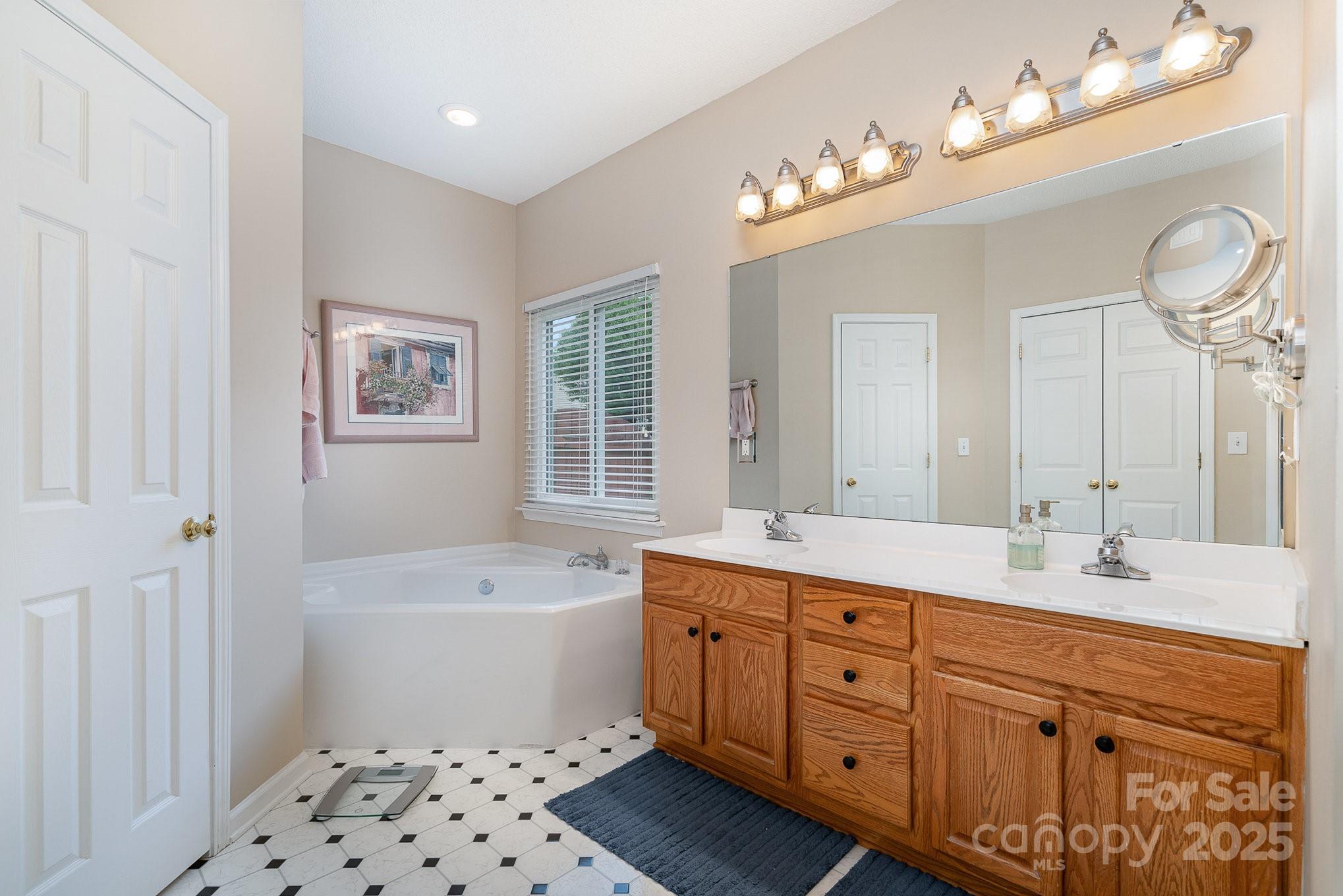 3905 Farlow Road Property Photo 11
