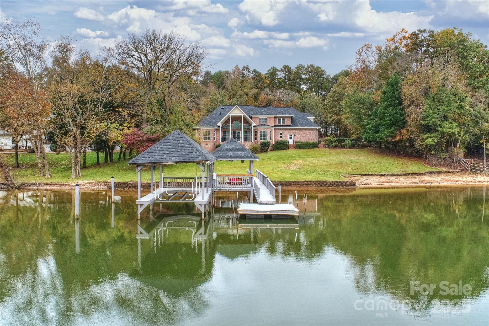2045 Driftwood Circle Property Photo 1