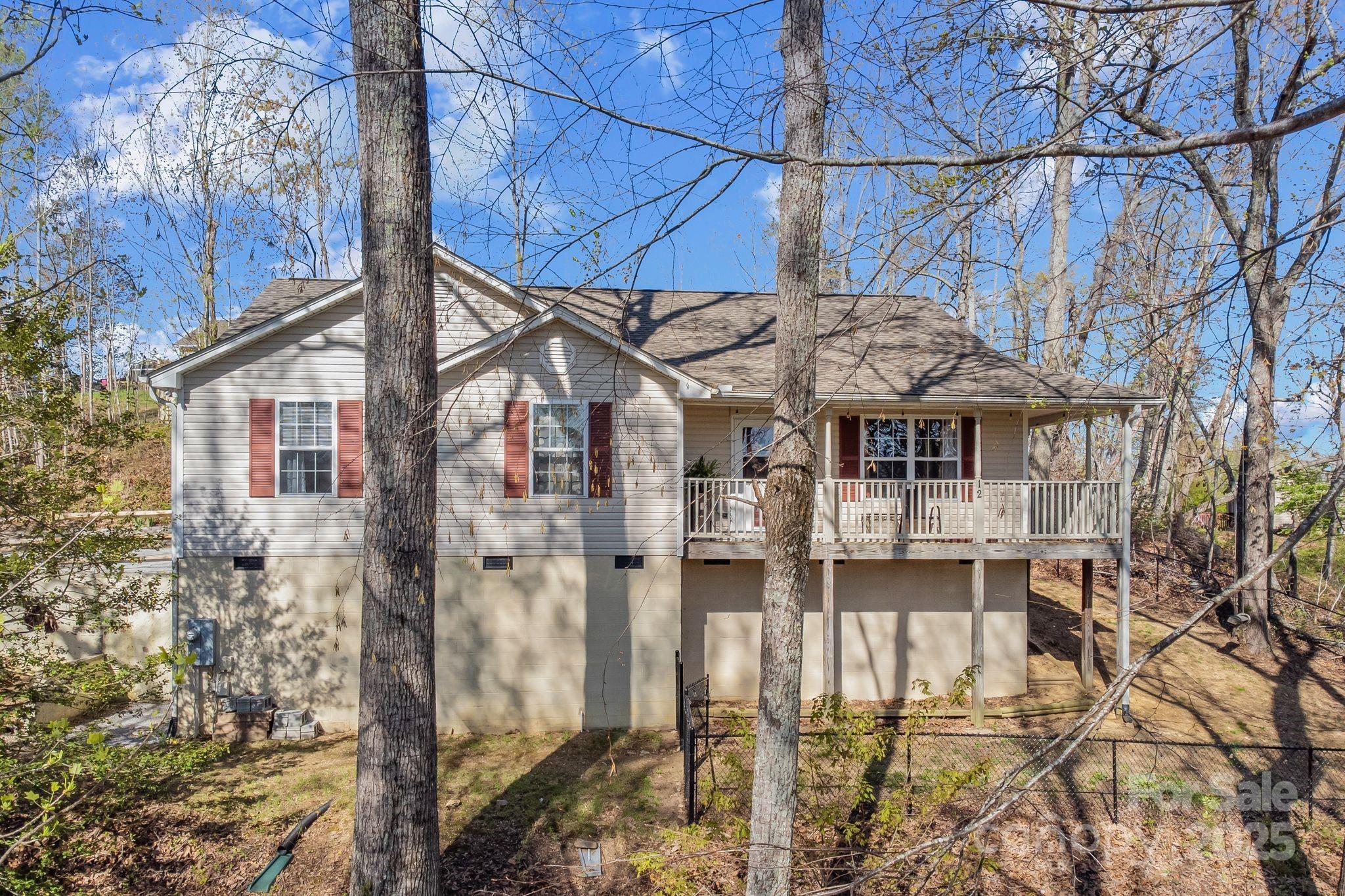 12 Hutchinson Woods Drive Property Photo 1