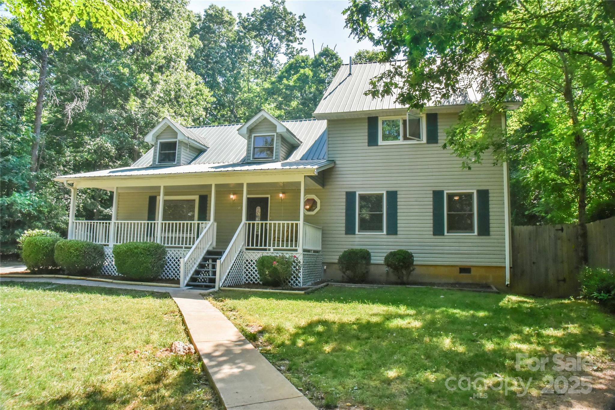 210 Craggy Street Property Photo