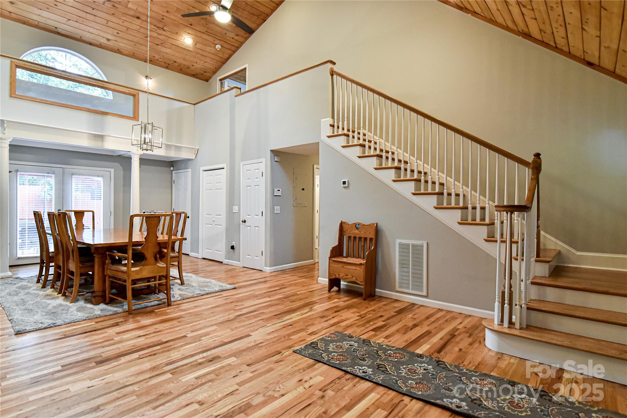 210 Craggy Street Property Photo 3