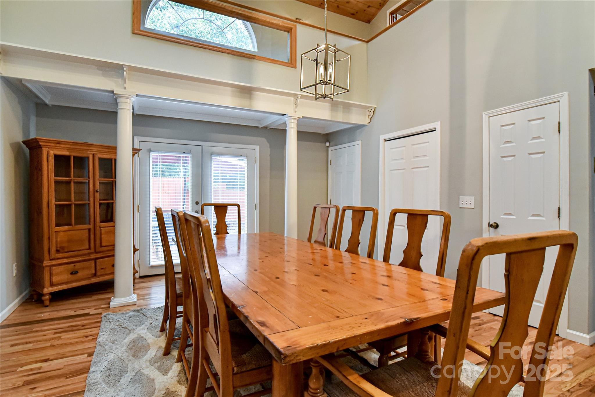 210 Craggy Street Property Photo 4