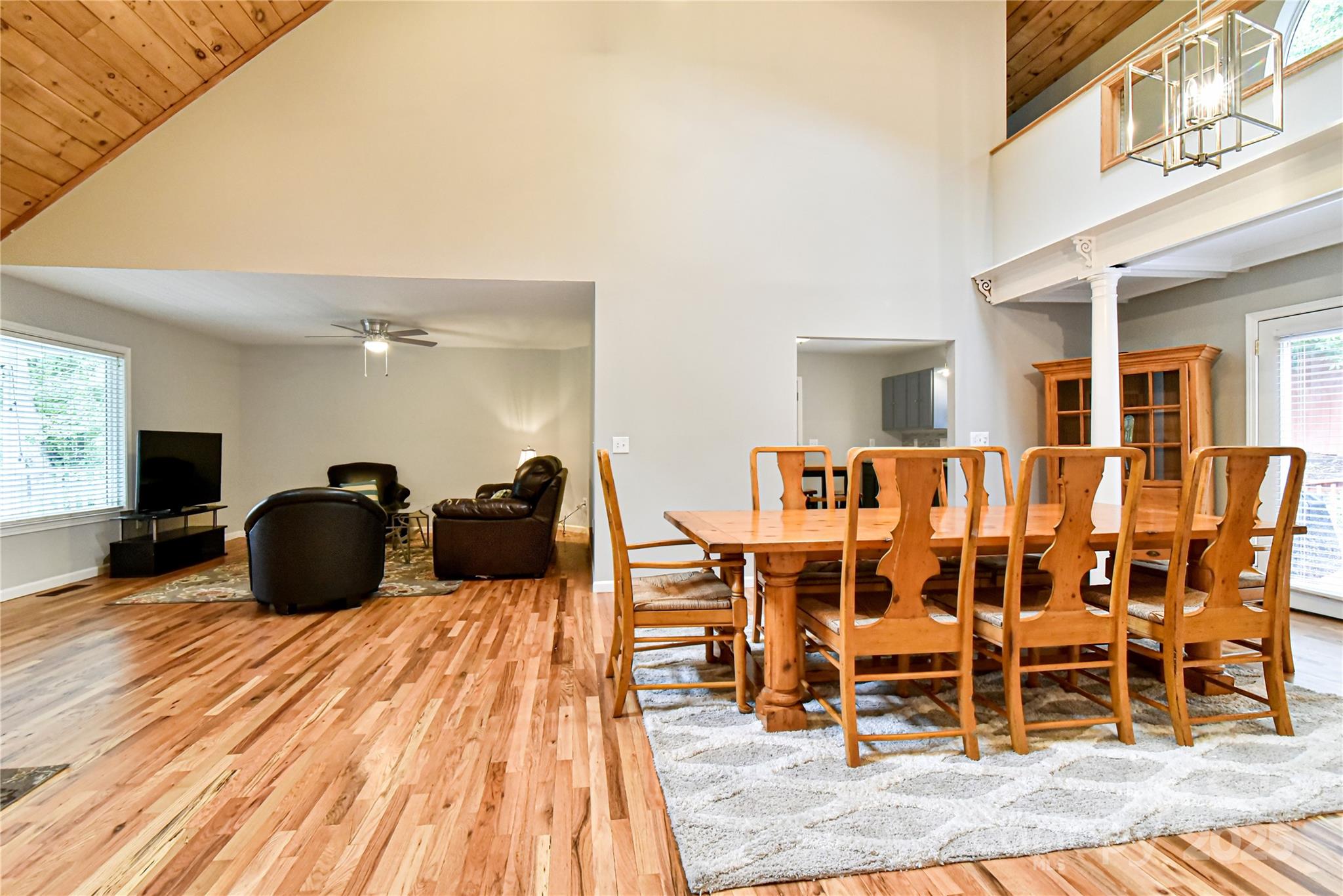 210 Craggy Street Property Photo 5