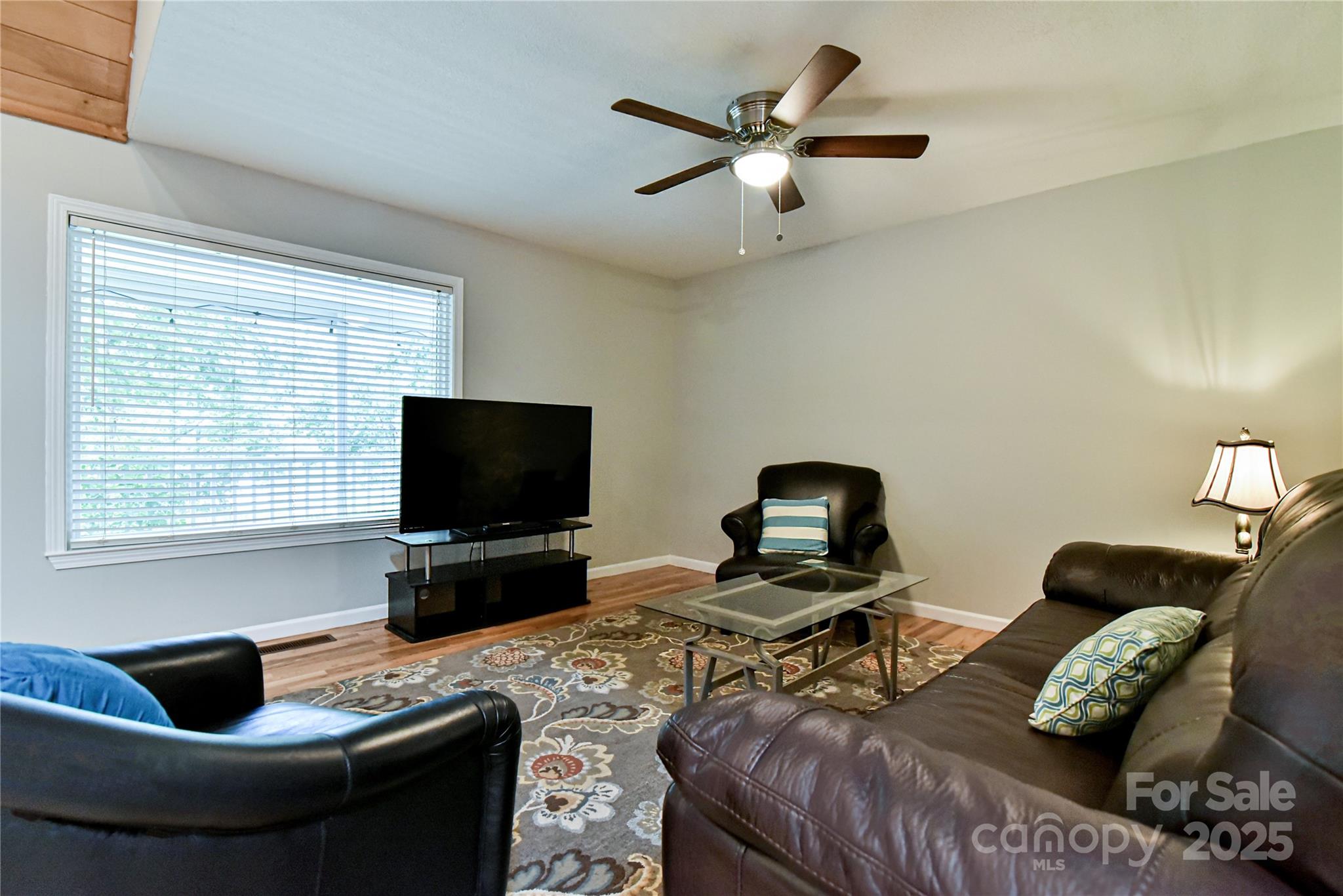 210 Craggy Street Property Photo 7