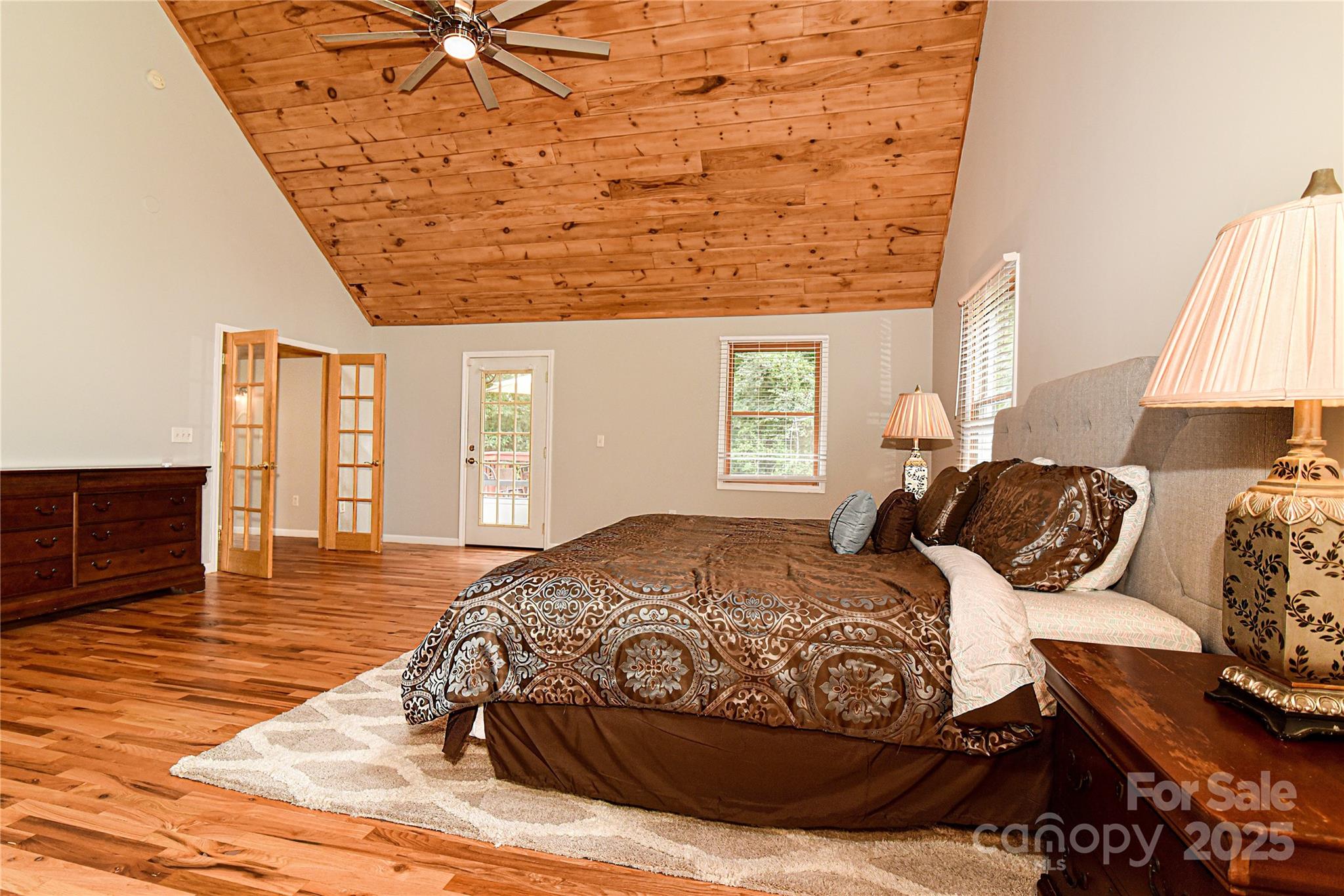 210 Craggy Street Property Photo 9