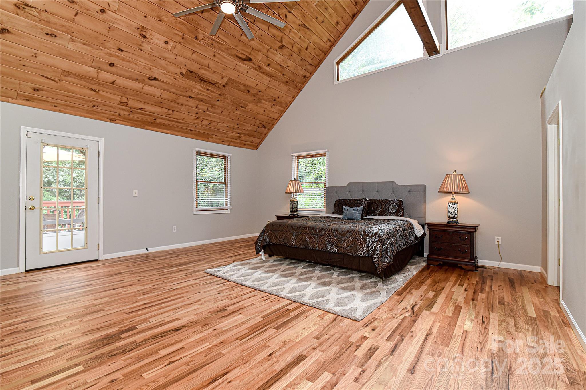 210 Craggy Street Property Photo 10