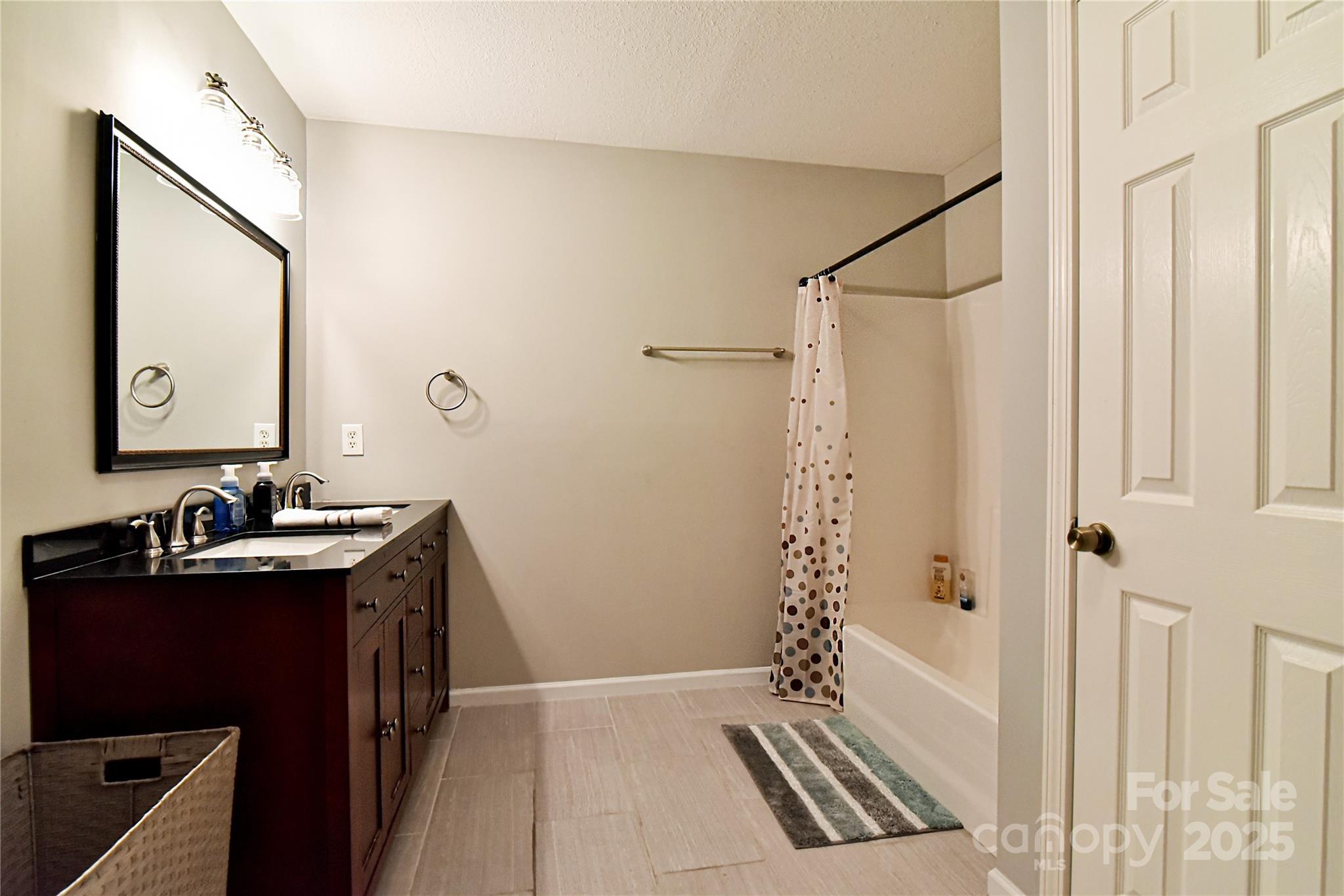 210 Craggy Street Property Photo 21
