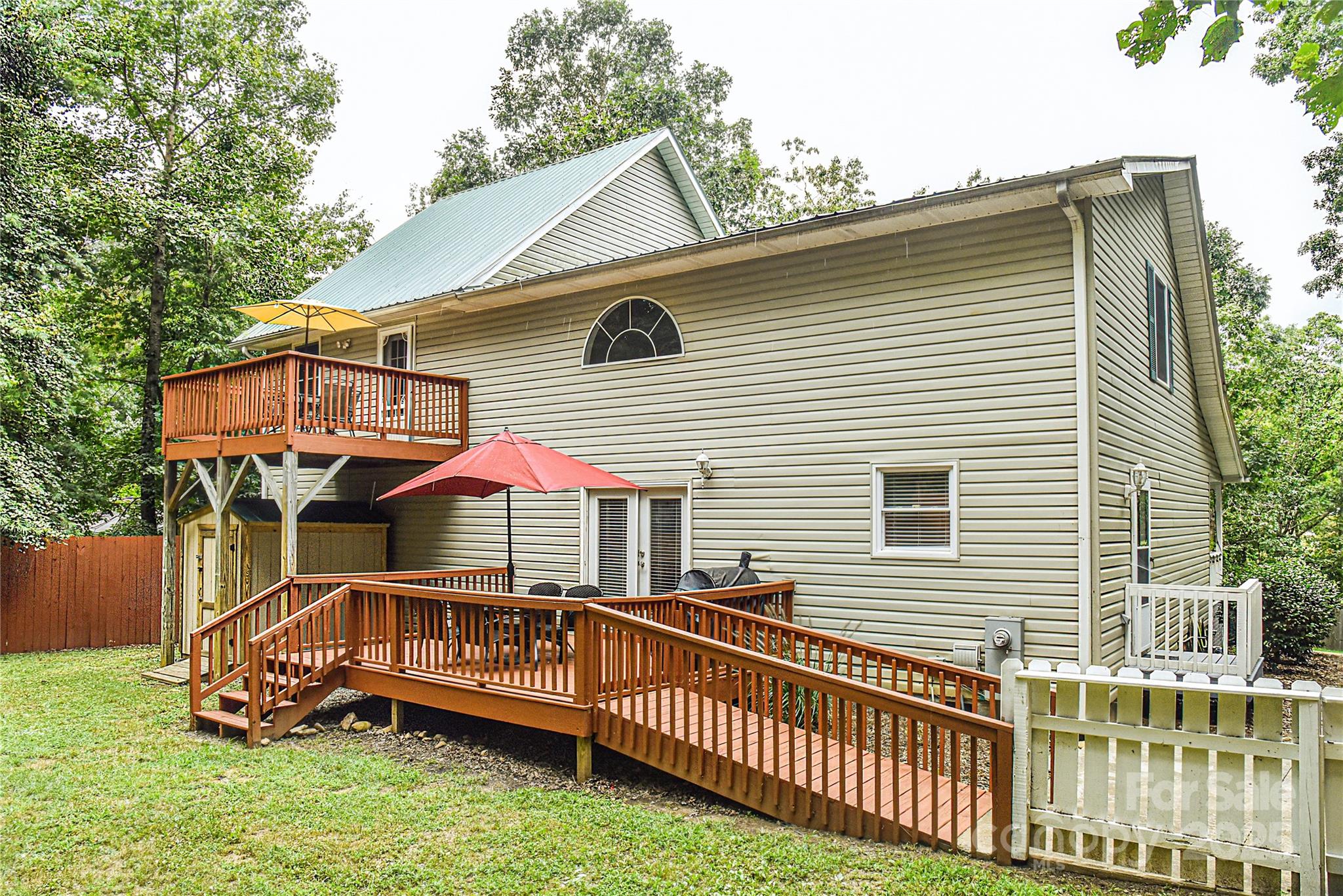 210 Craggy Street Property Photo 24
