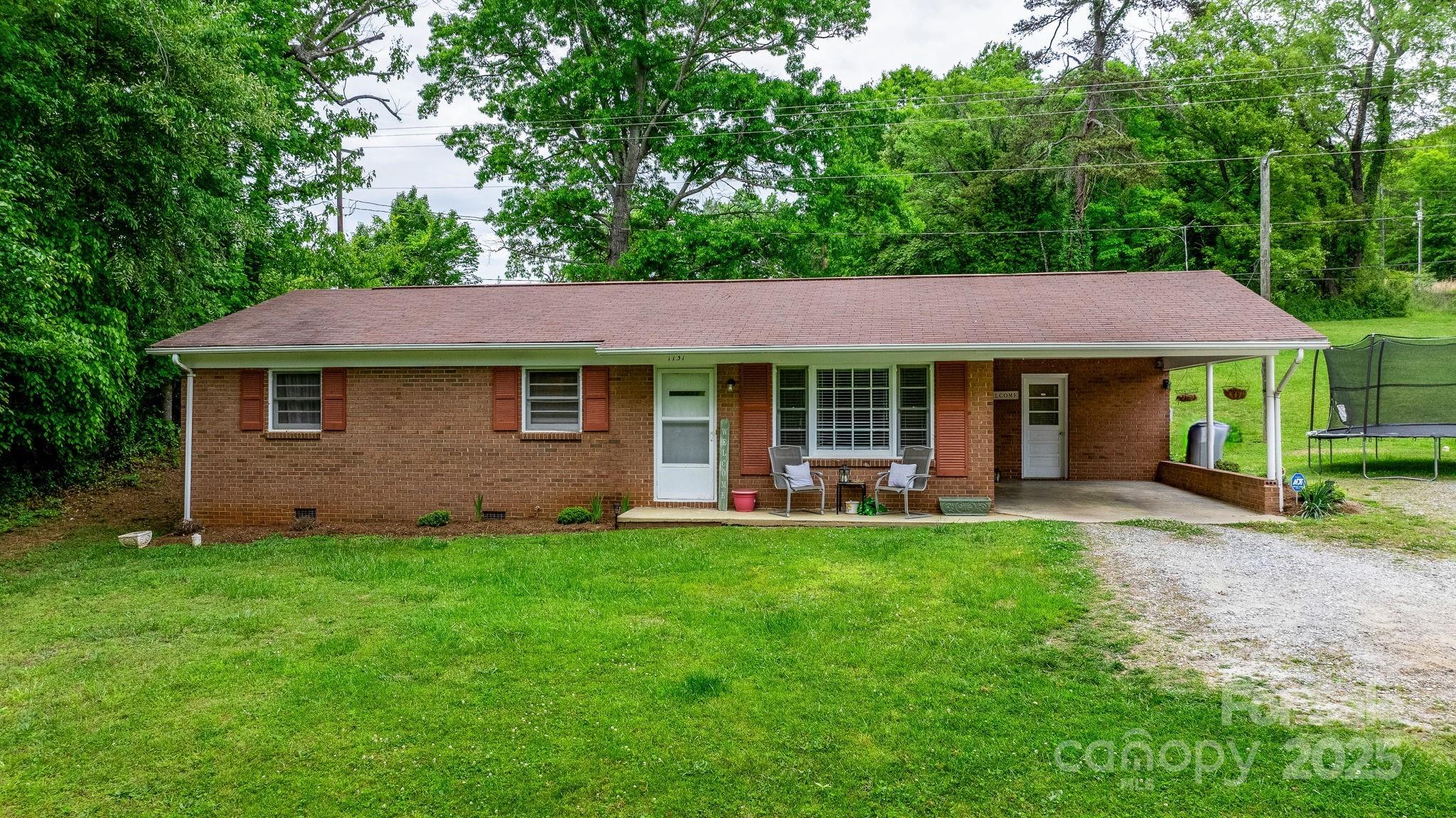 1741/1737 Starcross Road Property Photo 4