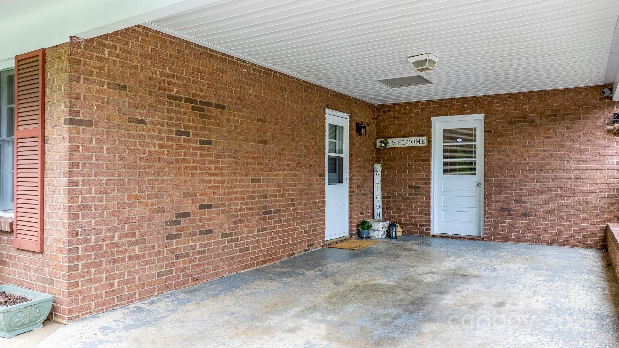 1741/1737 Starcross Road Property Photo 36
