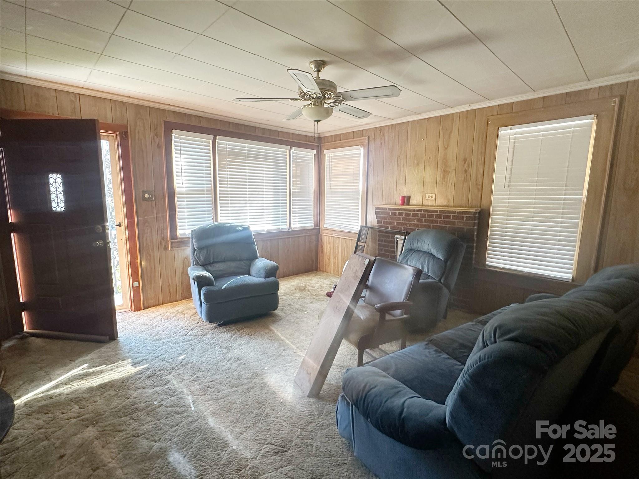 514 W Blume Street Property Photo 3
