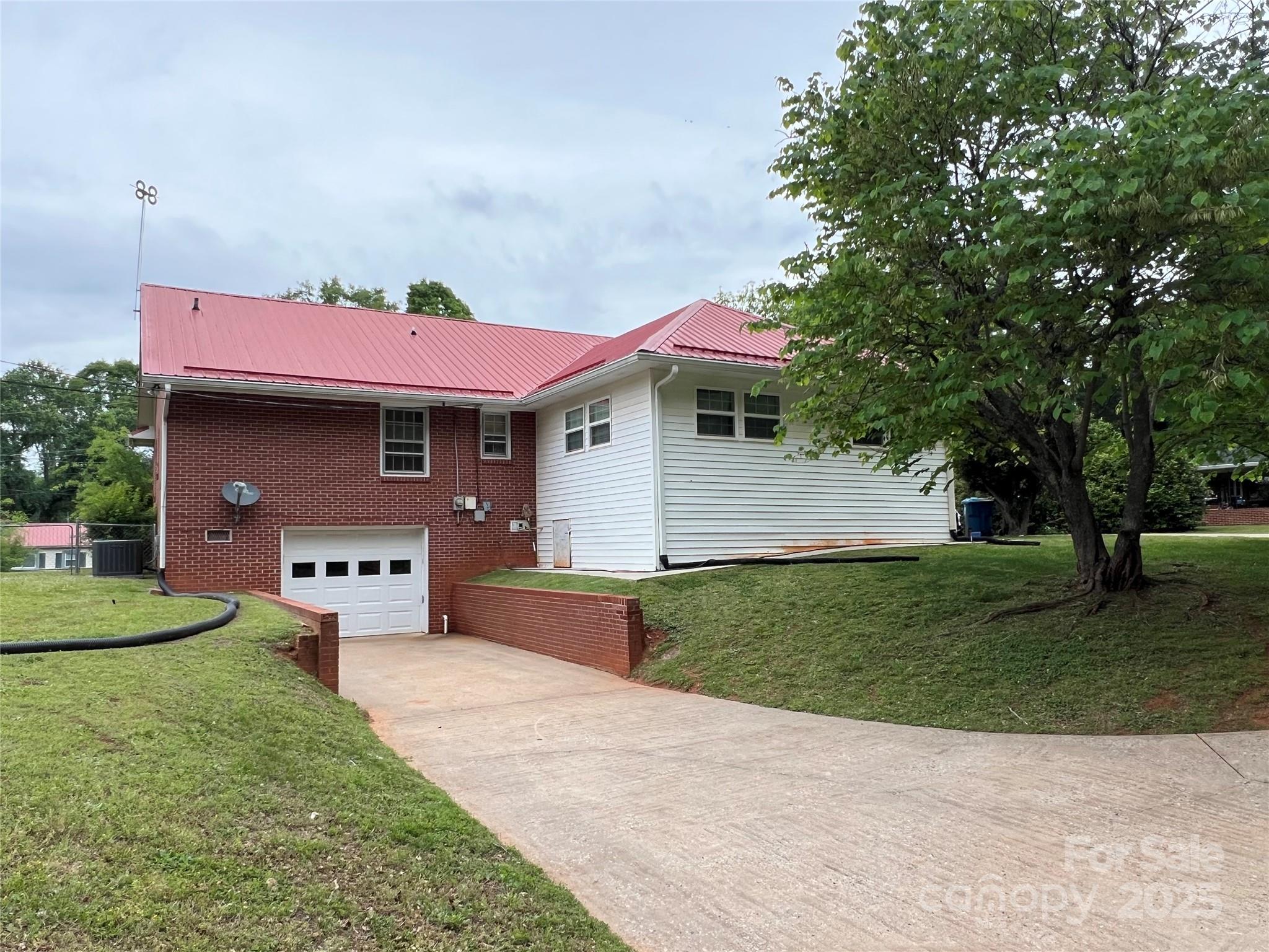 179 Sunnyside Street Property Photo 2