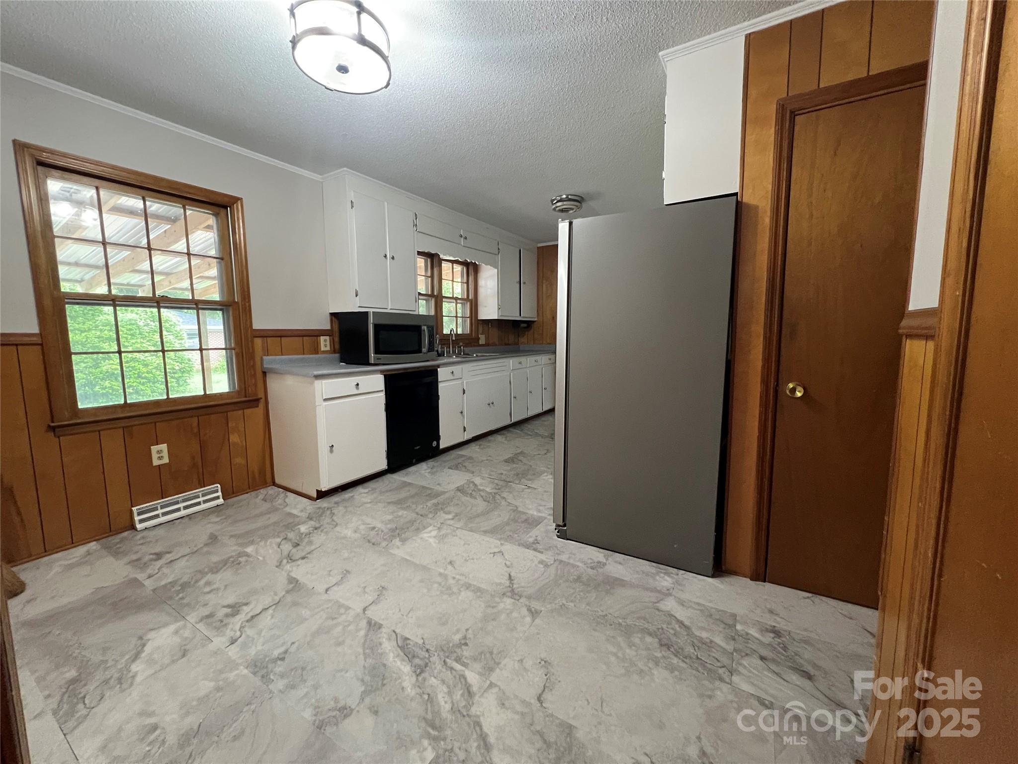 179 Sunnyside Street Property Photo 9