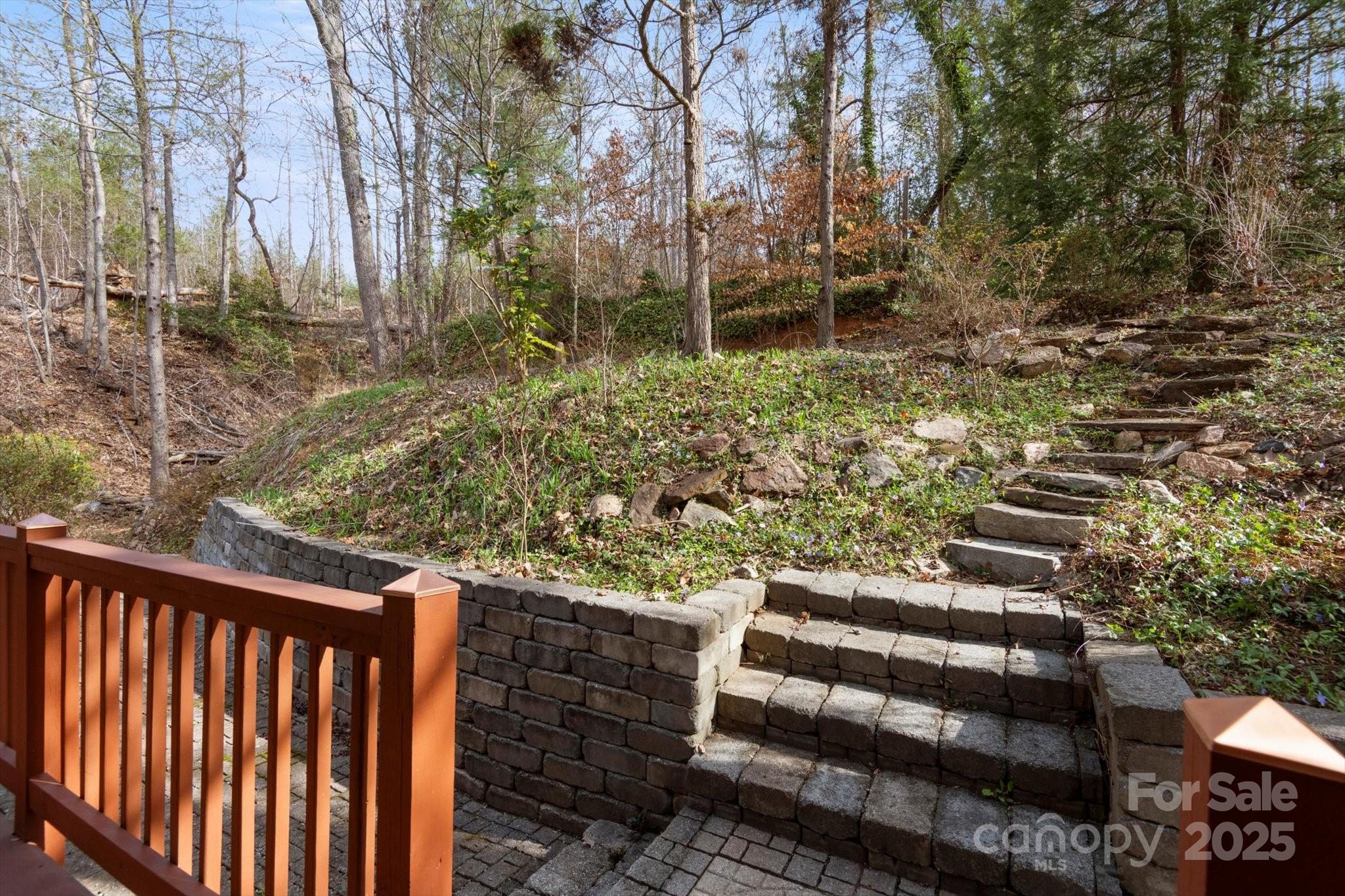 1506 Lynn Road Property Photo 4