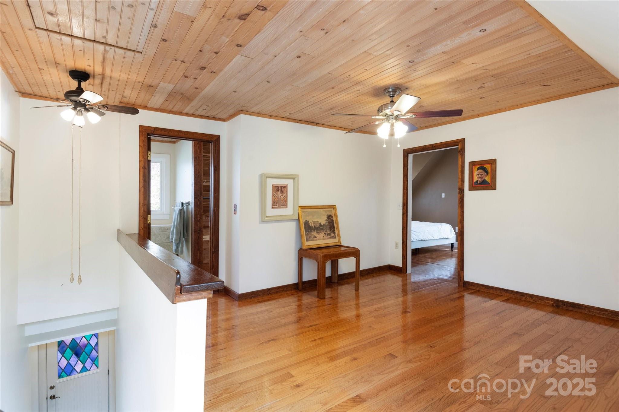 1506 Lynn Road Property Photo 7