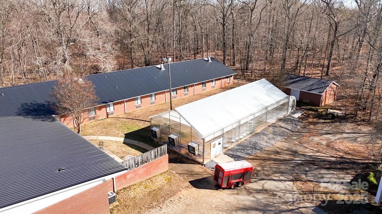 1007 Howard Street Property Photo 6
