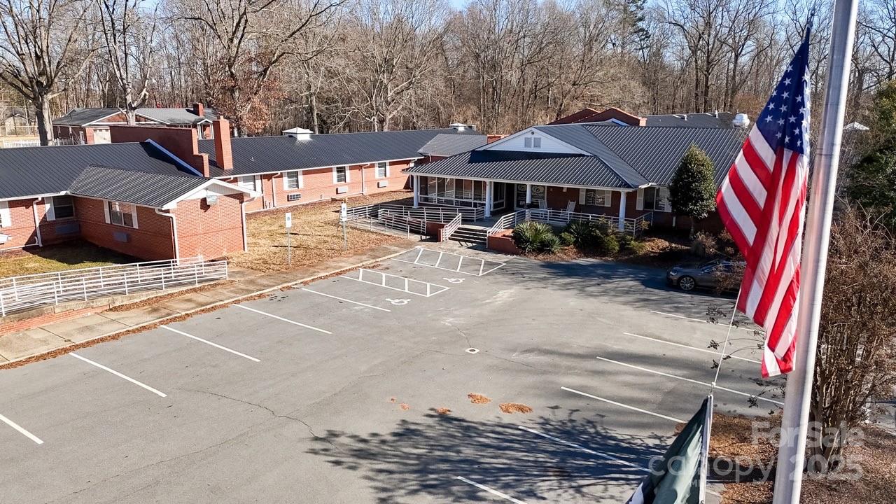 1007 Howard Street Property Photo 8