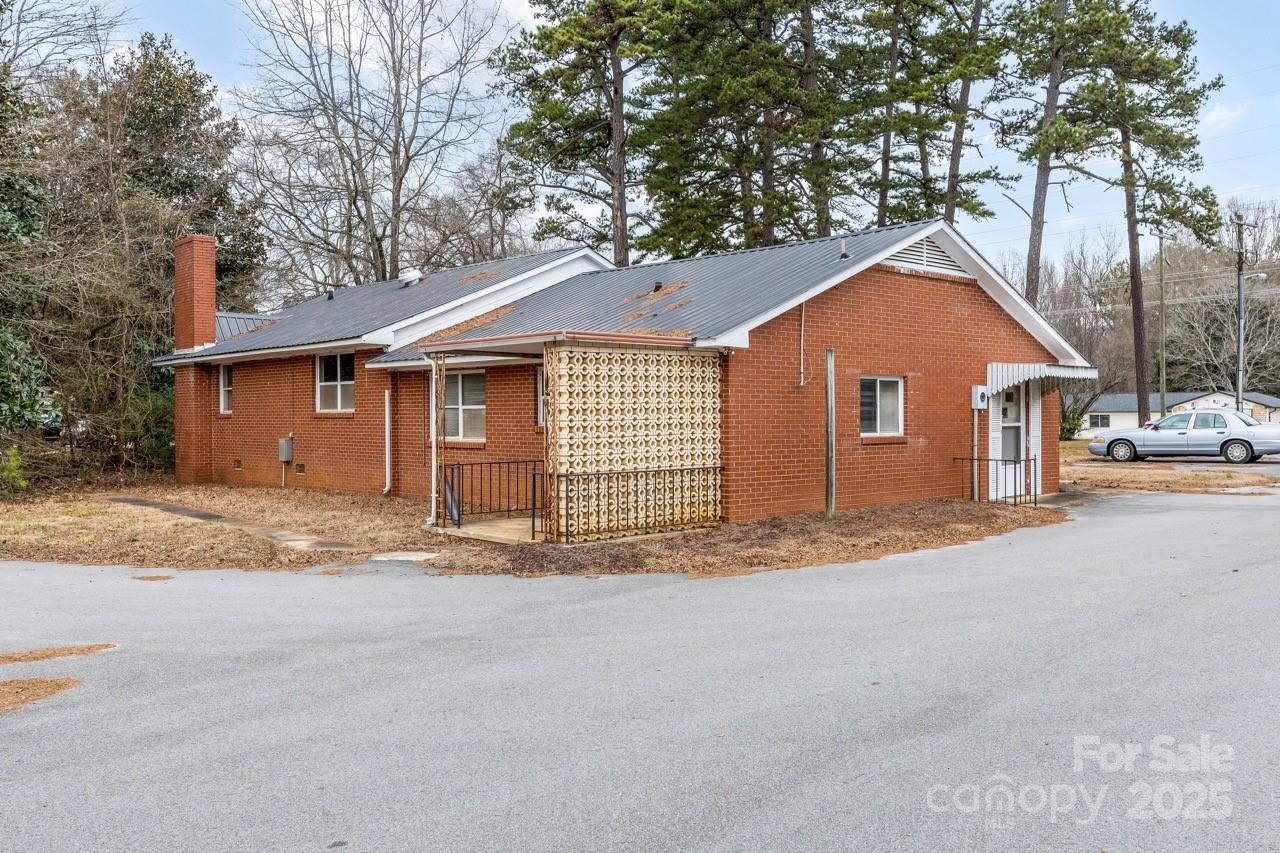 1007 Howard Street Property Photo 12