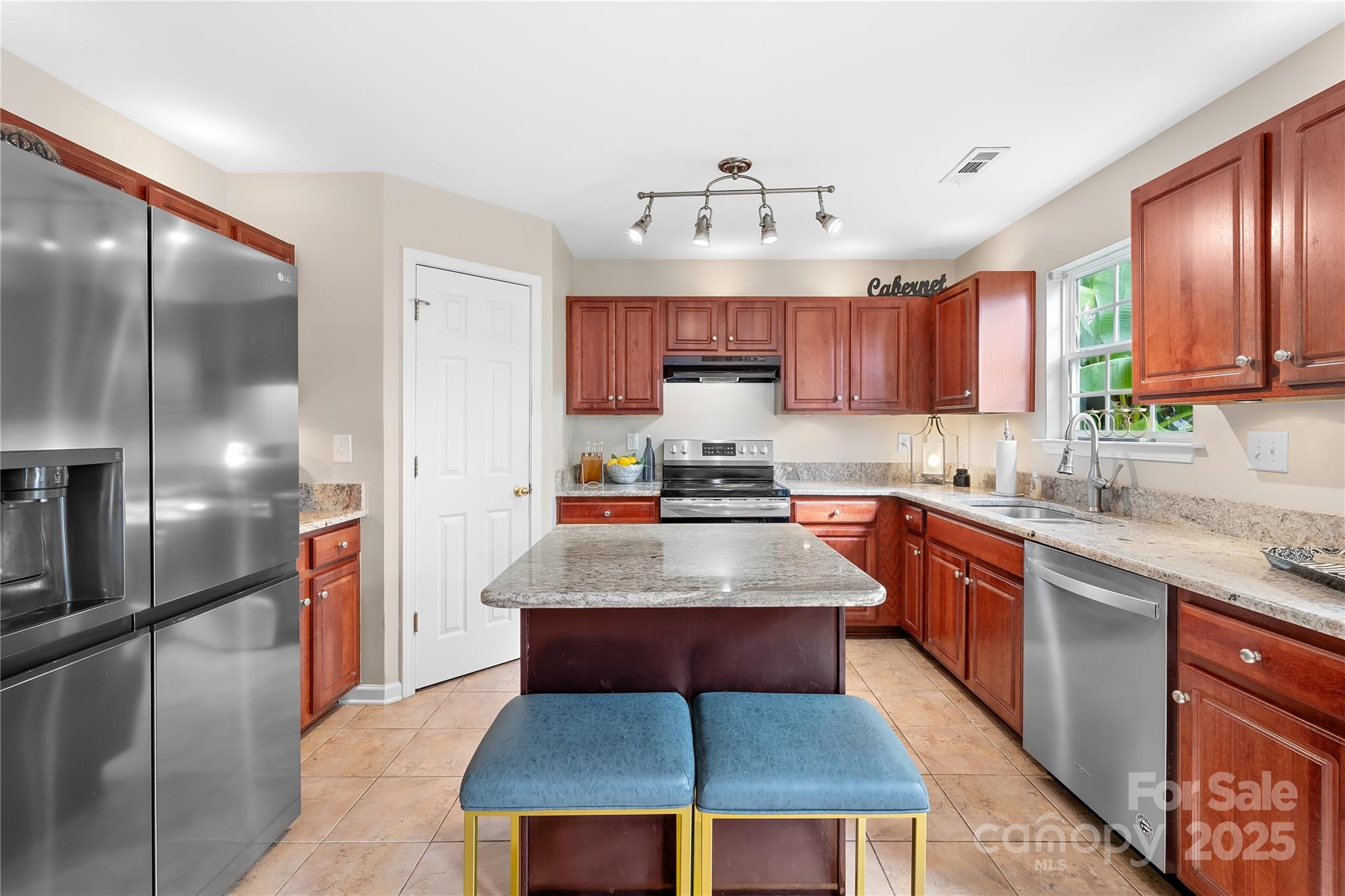 112 Saye Place Property Photo 14