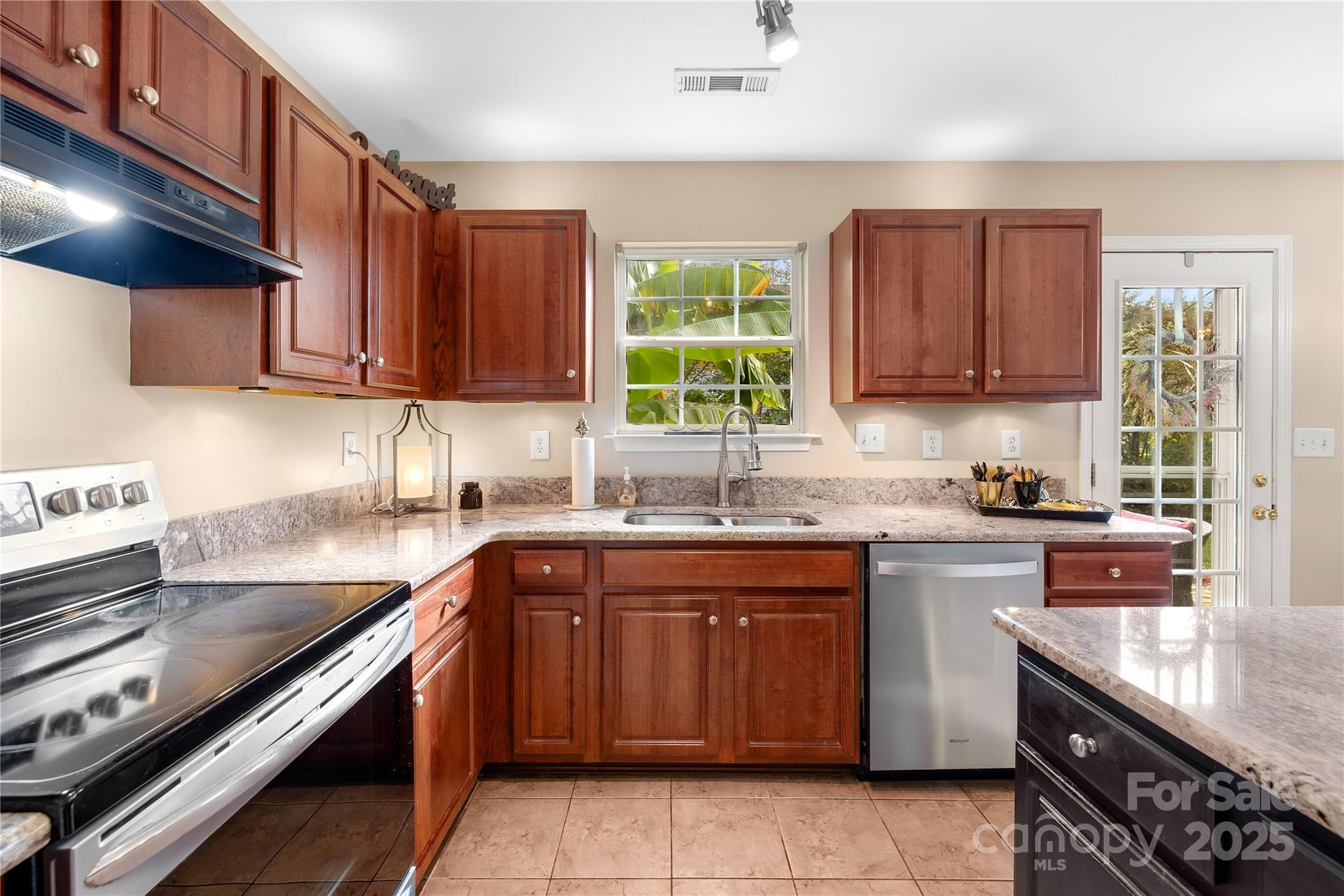 112 Saye Place Property Photo 17