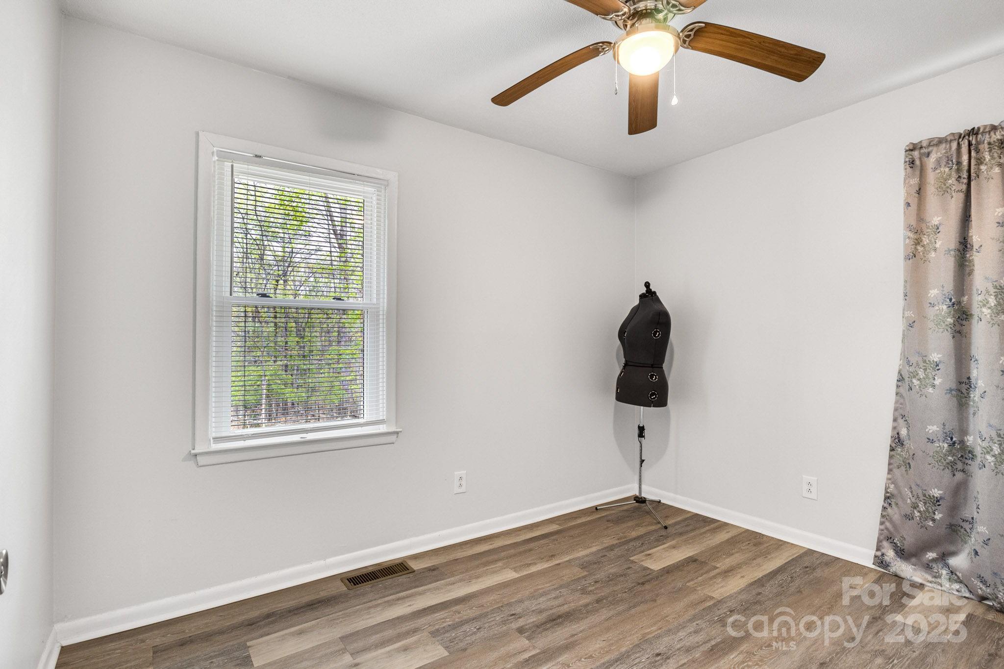 28149 Eds Avenue Property Photo 6