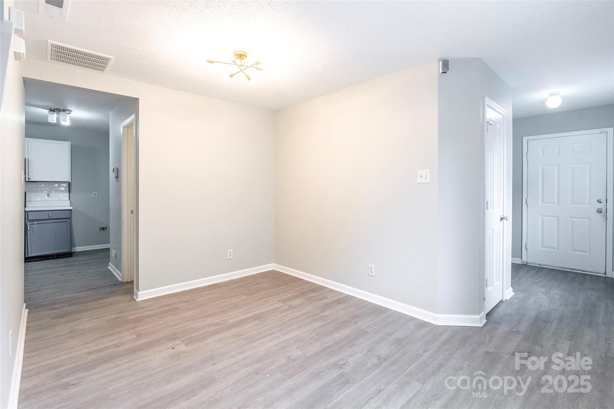8800 Old Potters Road Property Photo 6