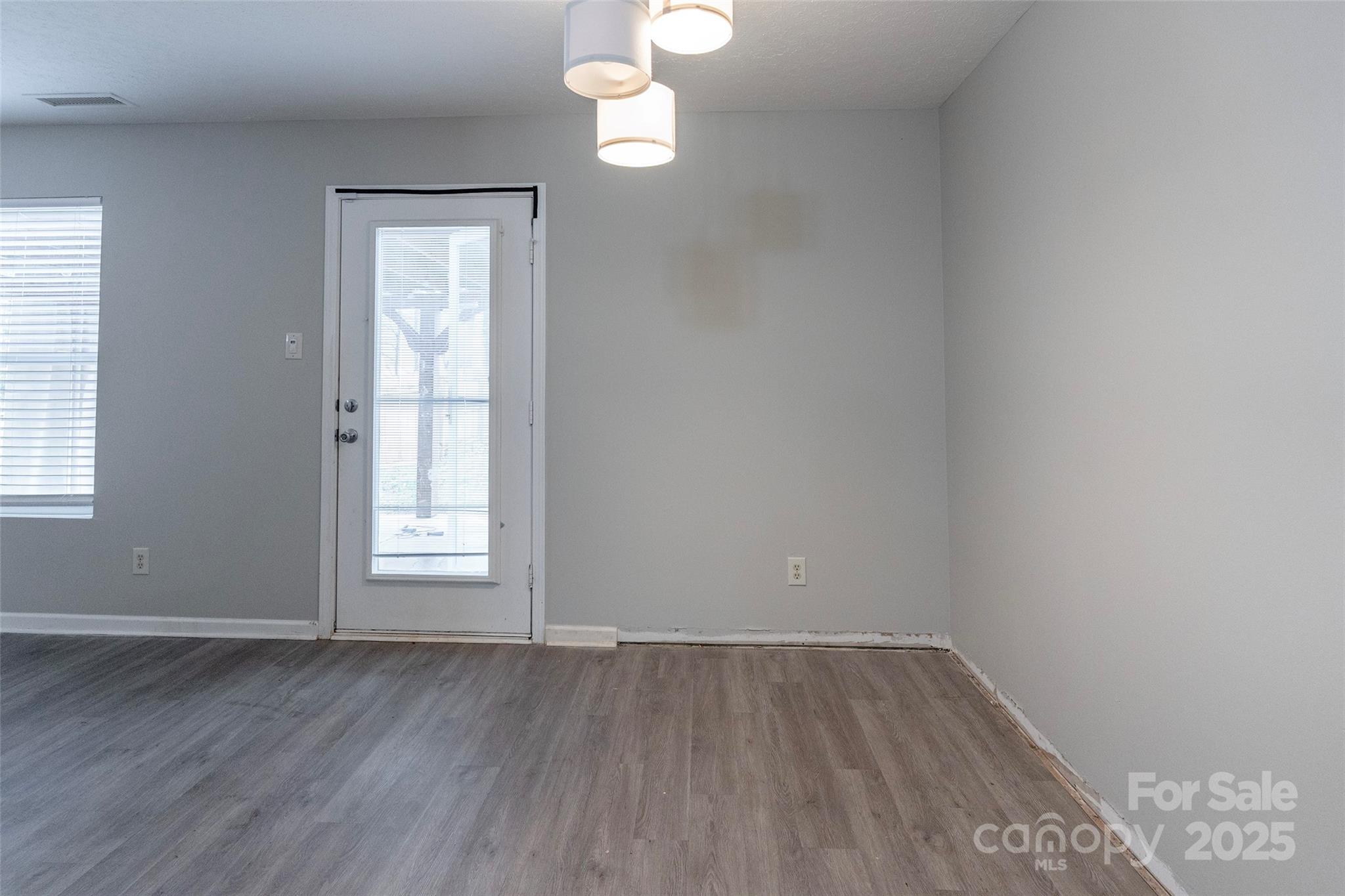 8800 Old Potters Road Property Photo 14