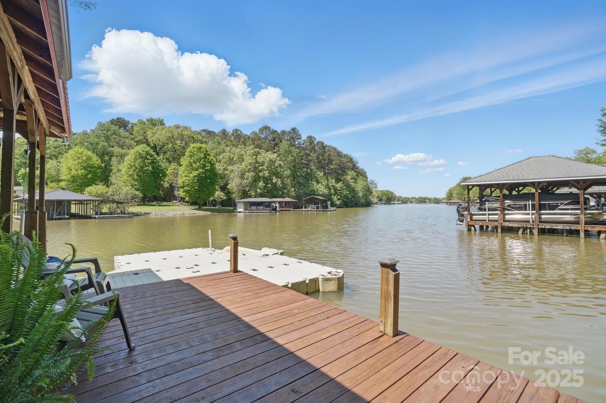 9711 Pine Tree Road Property Photo