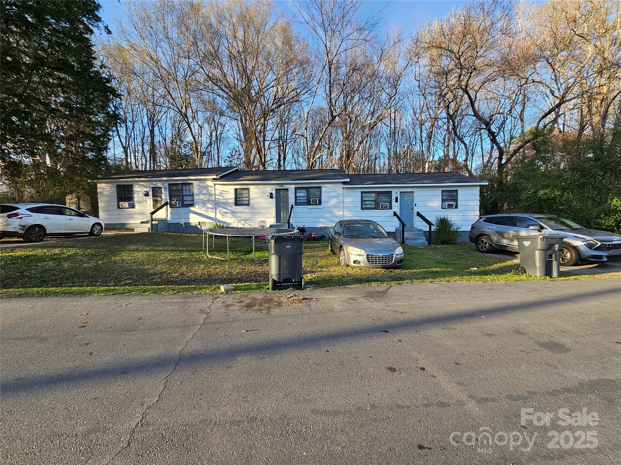 508 E Carpenter Street Property Photo 1