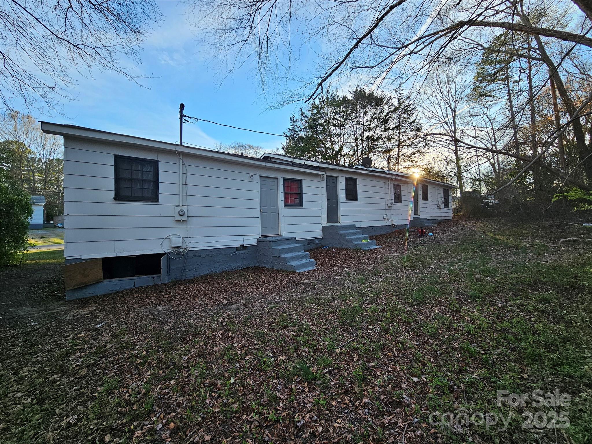 508 E Carpenter Street Property Photo 4