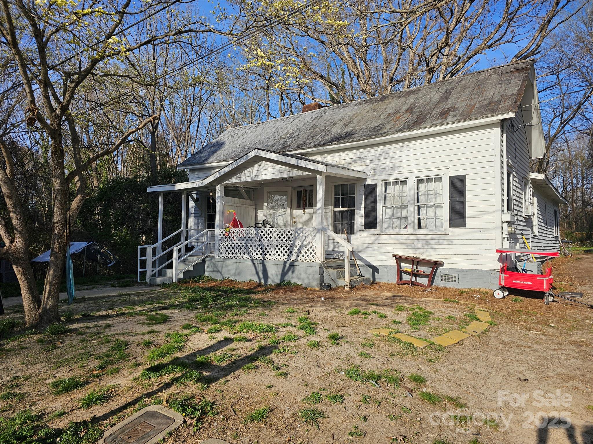 508 E Carpenter Street Property Photo 5