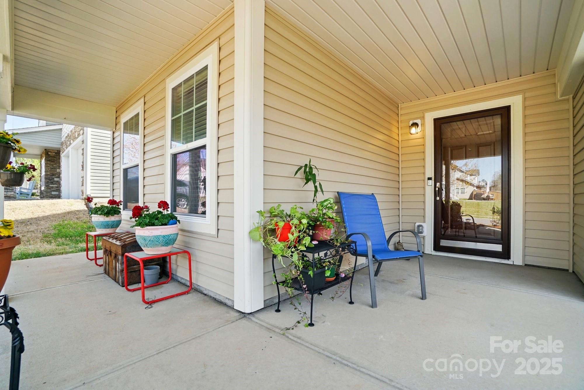 3272 Saddlebrook Drive Property Photo 4