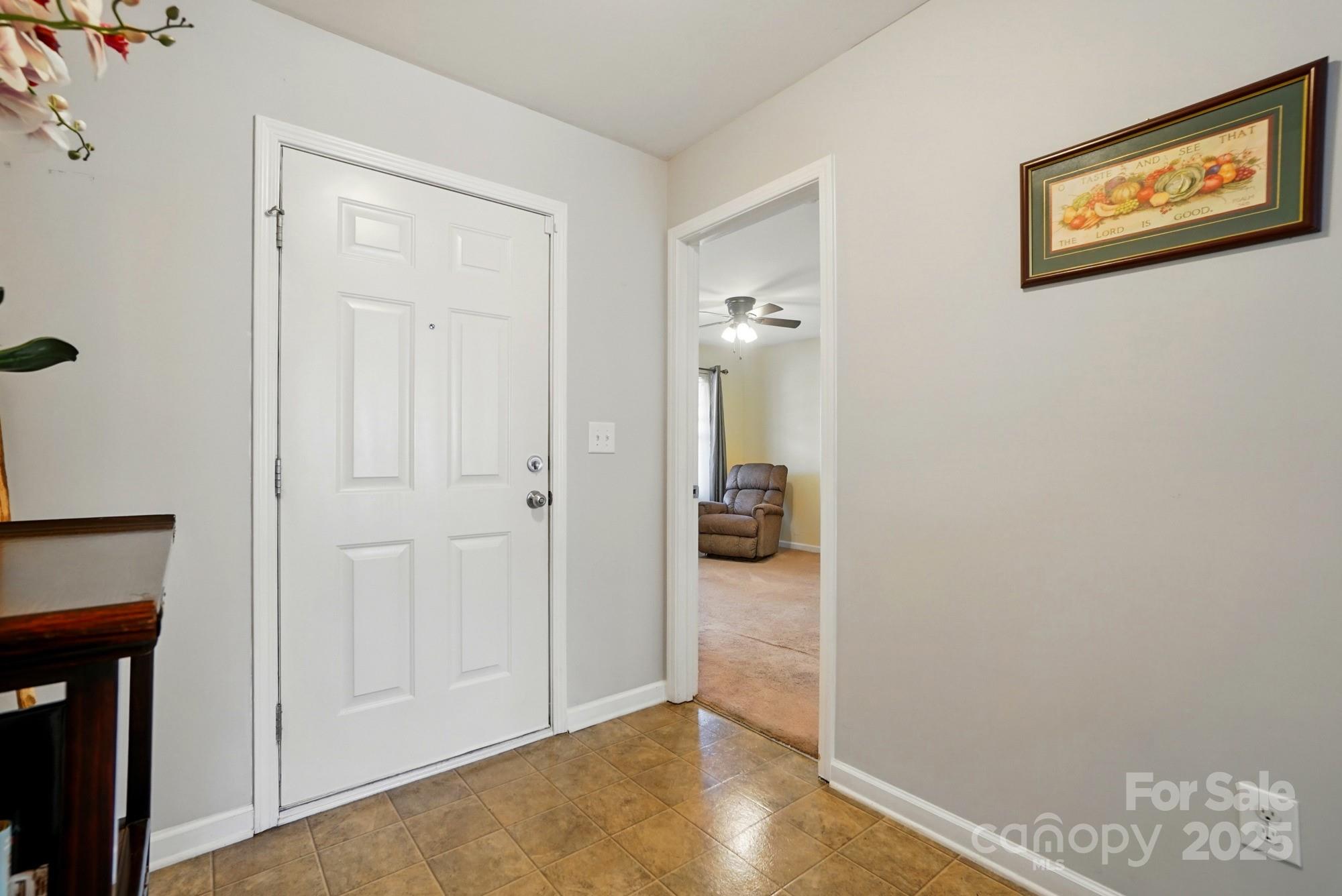 3272 Saddlebrook Drive Property Photo 6